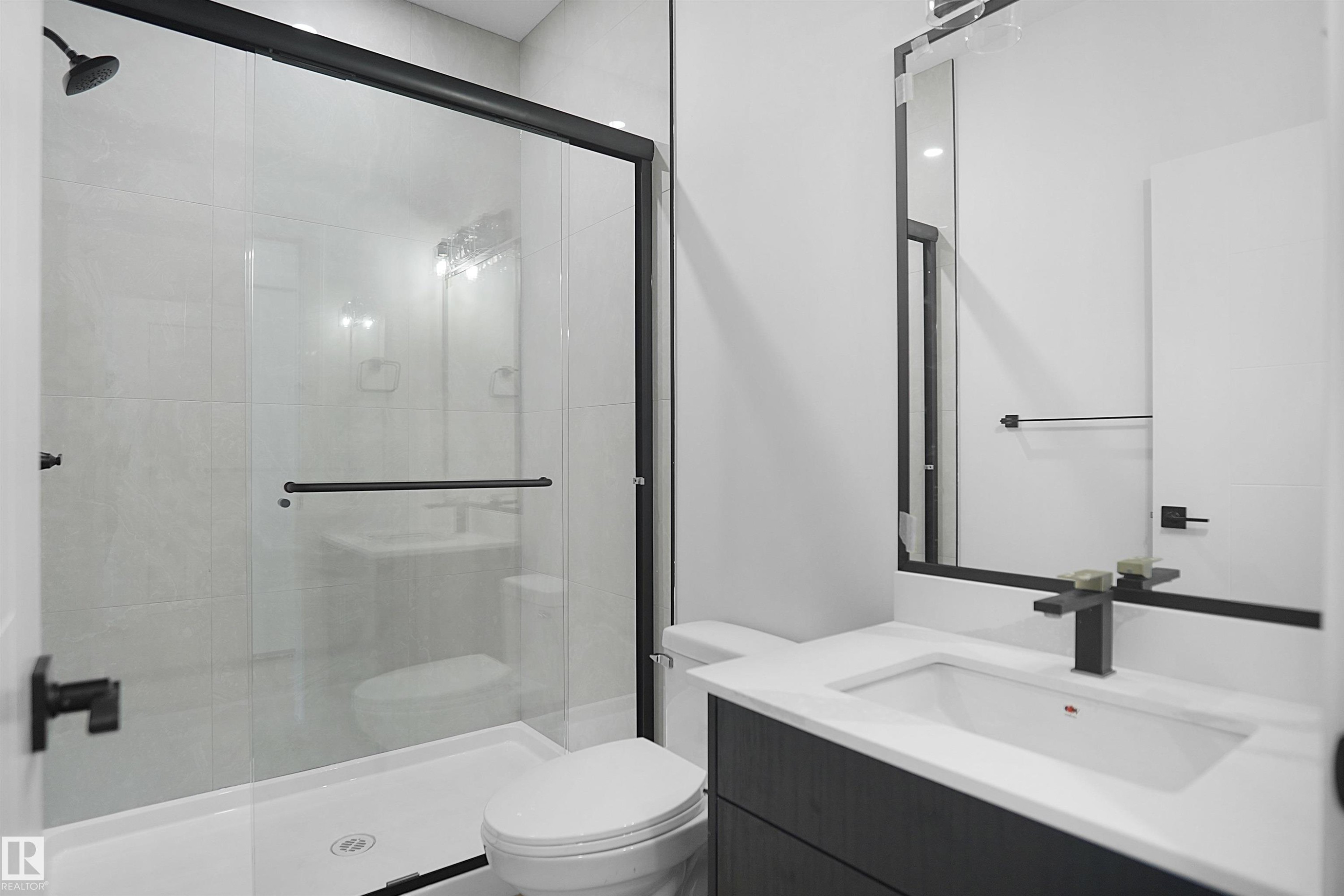 117 Peirwyck Loop, Spruce Grove, AB - Indoor Photo Showing Bathroom
