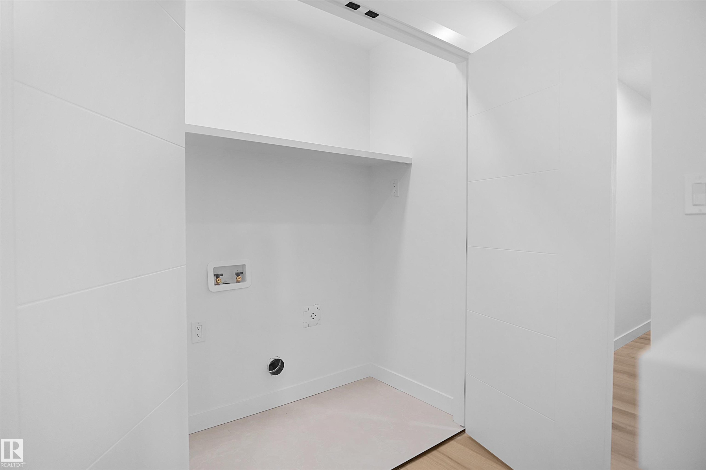 117 Peirwyck Loop, Spruce Grove, AB - Indoor Photo Showing Other Room