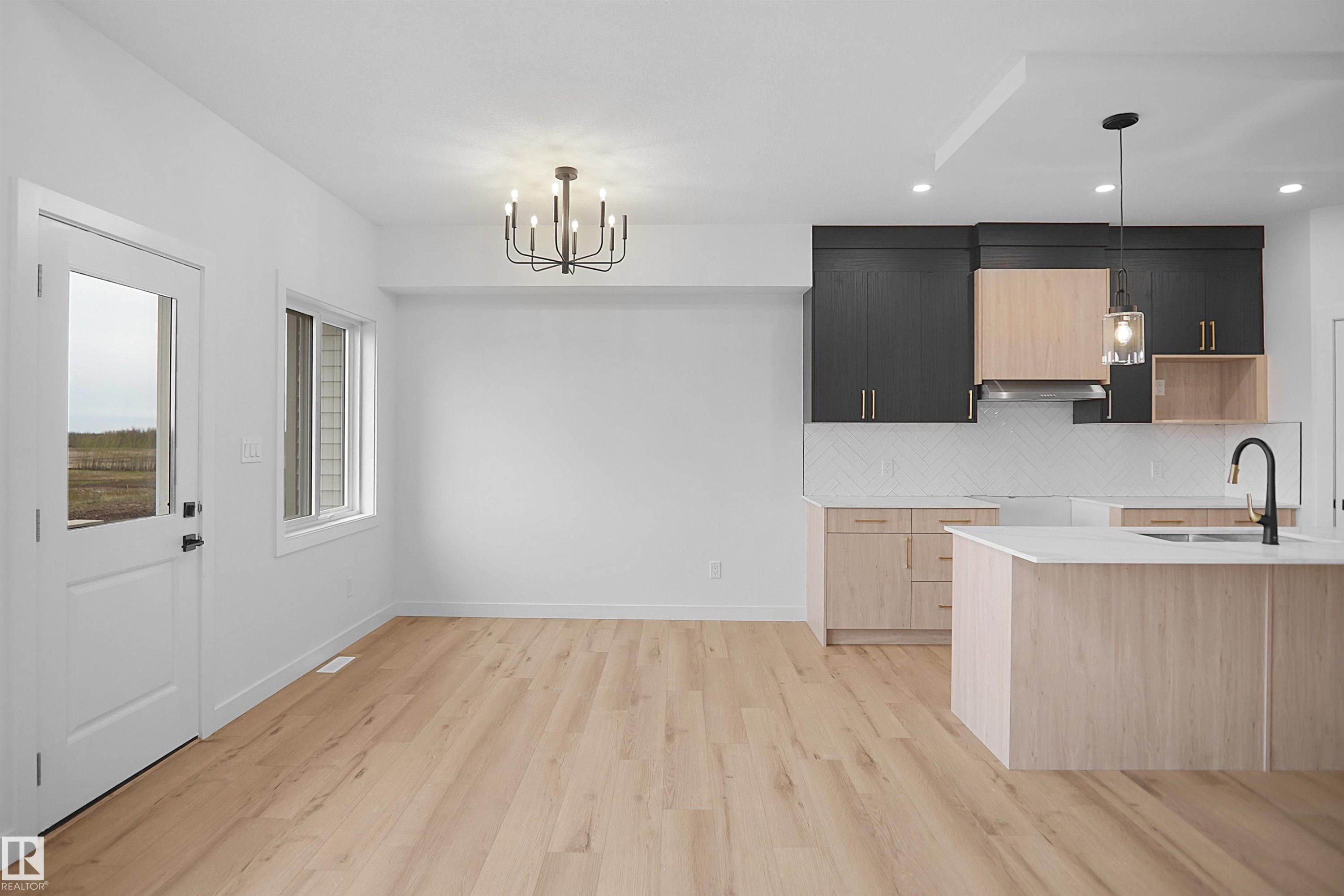 117 Peirwyck Loop, Spruce Grove, AB - Indoor Photo Showing Kitchen