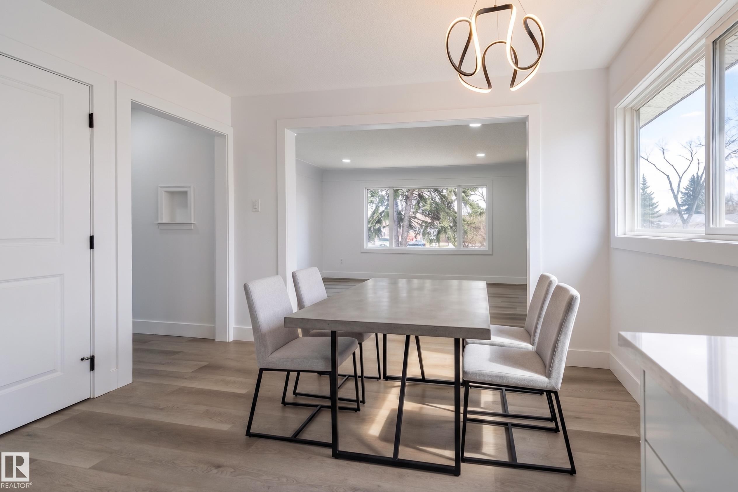 11844 St Albert Trail, Edmonton, AB - Indoor Photo Showing Dining Room