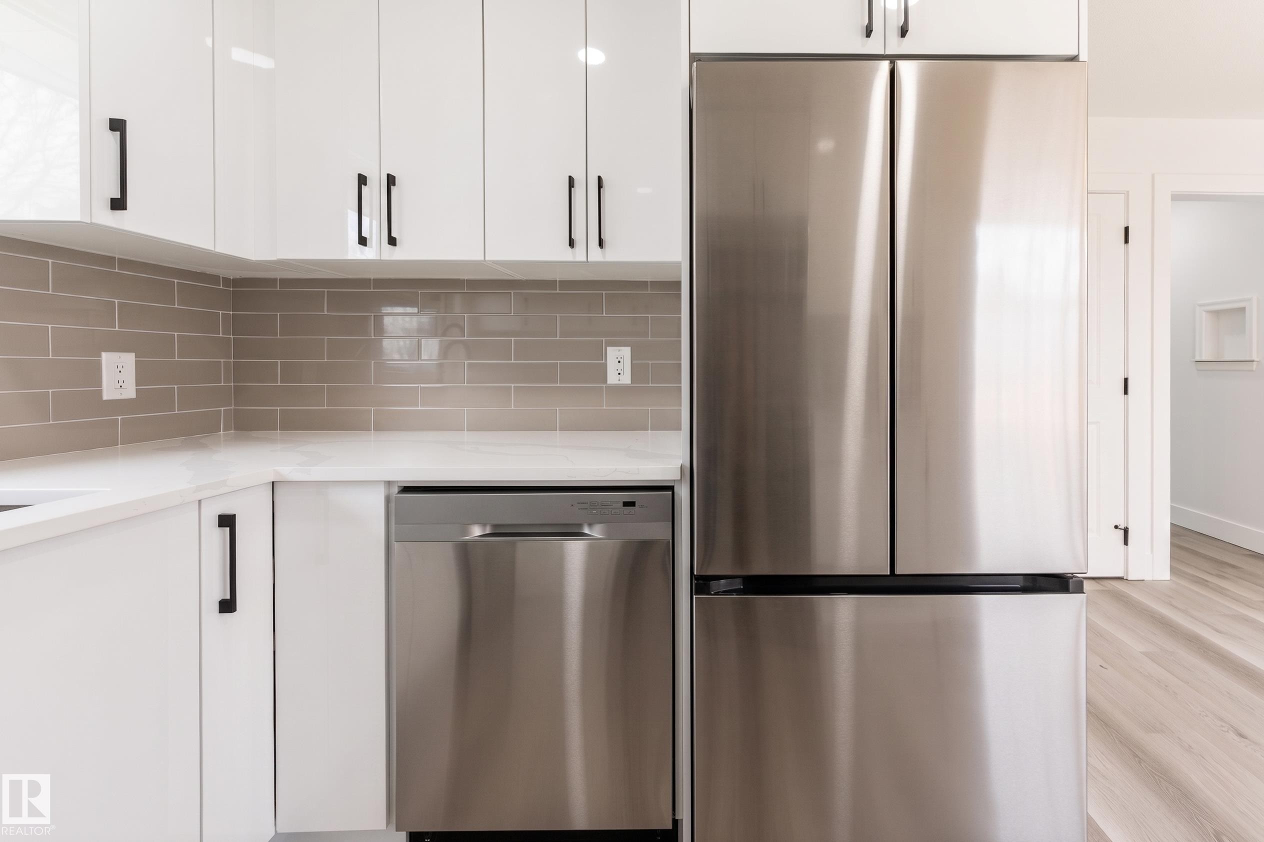 11844 St Albert Trail, Edmonton, AB - Indoor Photo Showing Kitchen With Upgraded Kitchen