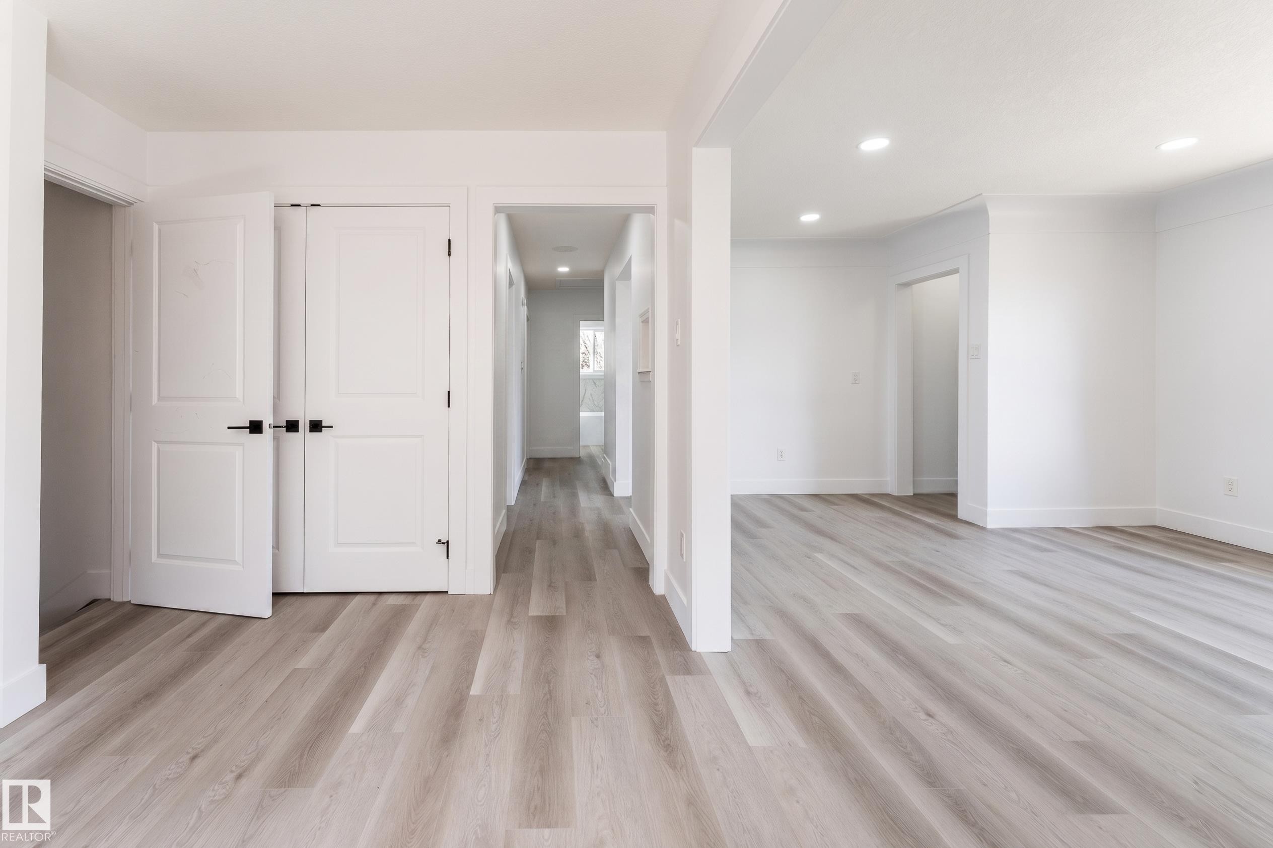 11844 St Albert Trail, Edmonton, AB - Indoor Photo Showing Other Room