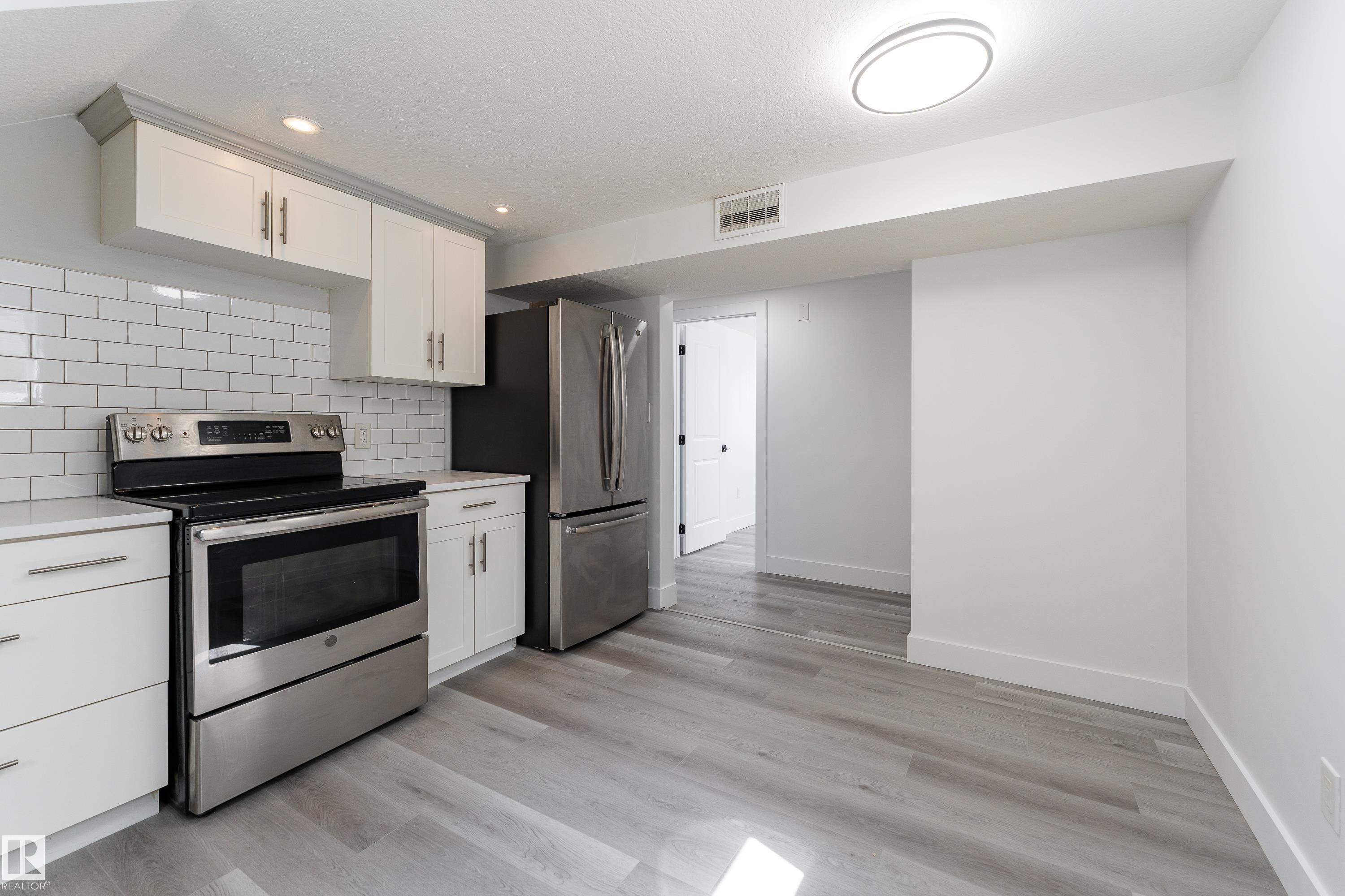 11844 St Albert Trail, Edmonton, AB - Indoor Photo Showing Kitchen
