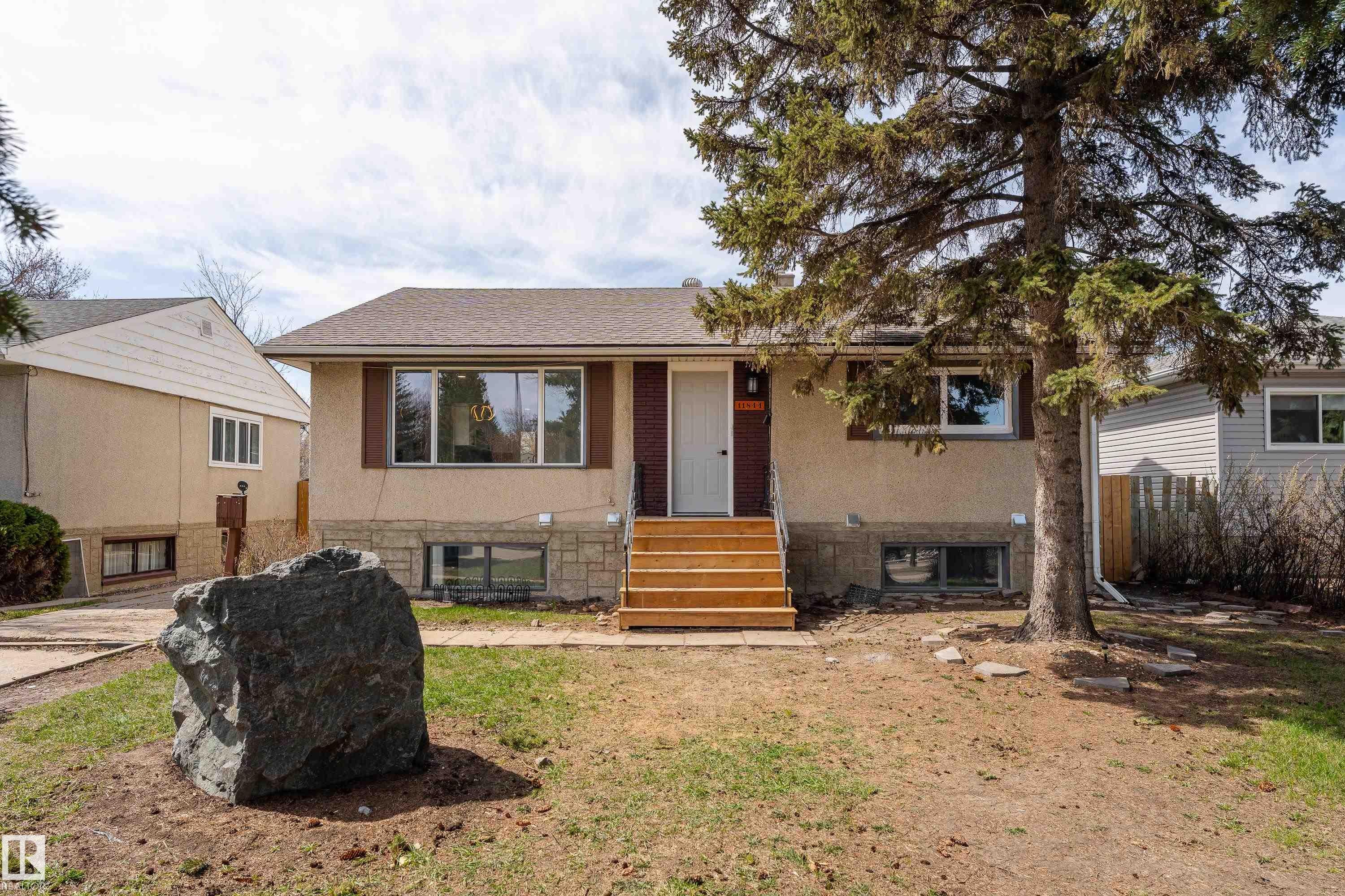 11844 St Albert Trail, Edmonton, AB - Outdoor