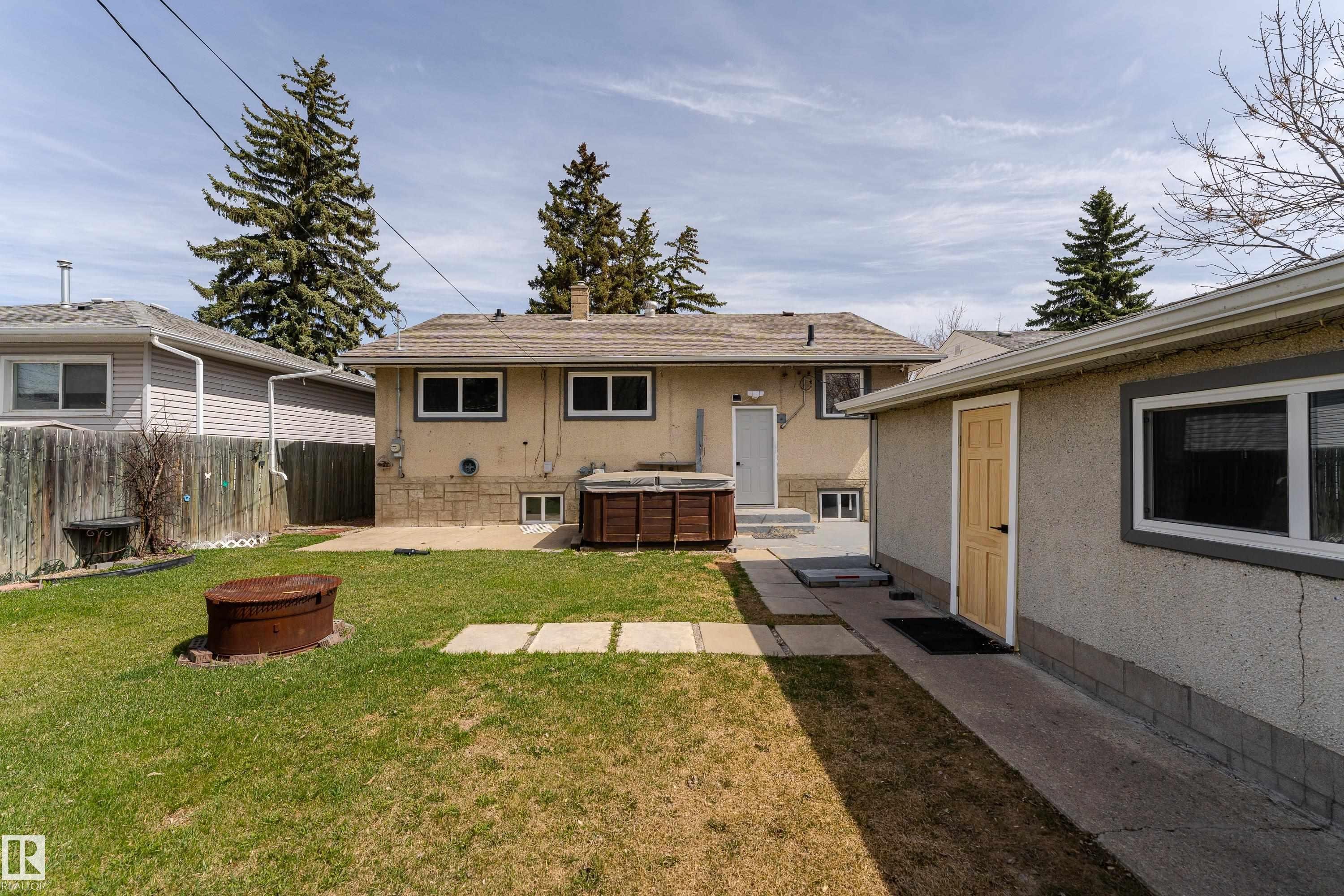 11844 St Albert Trail, Edmonton, AB - Outdoor