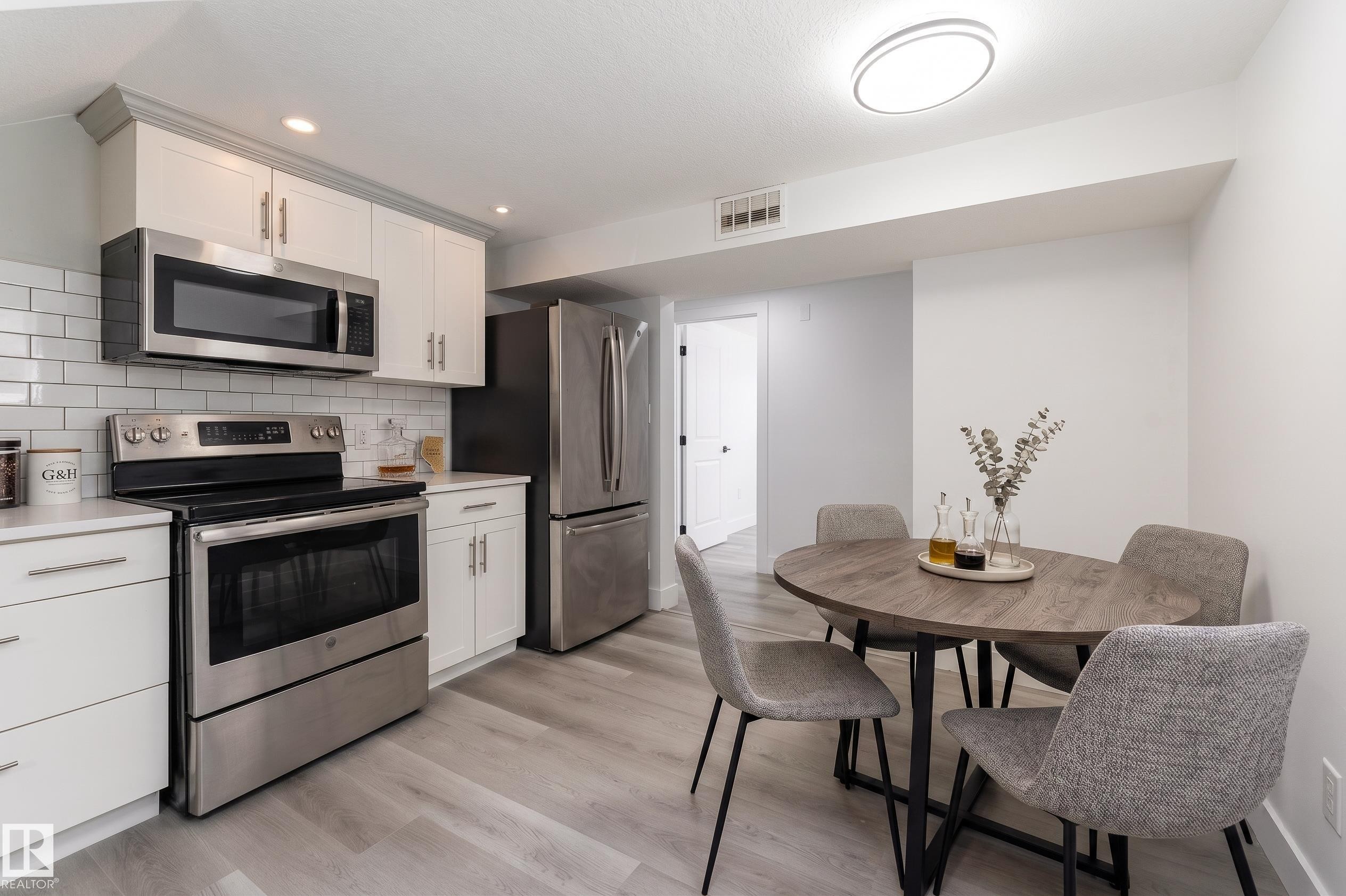11844 St Albert Trail, Edmonton, AB - Indoor