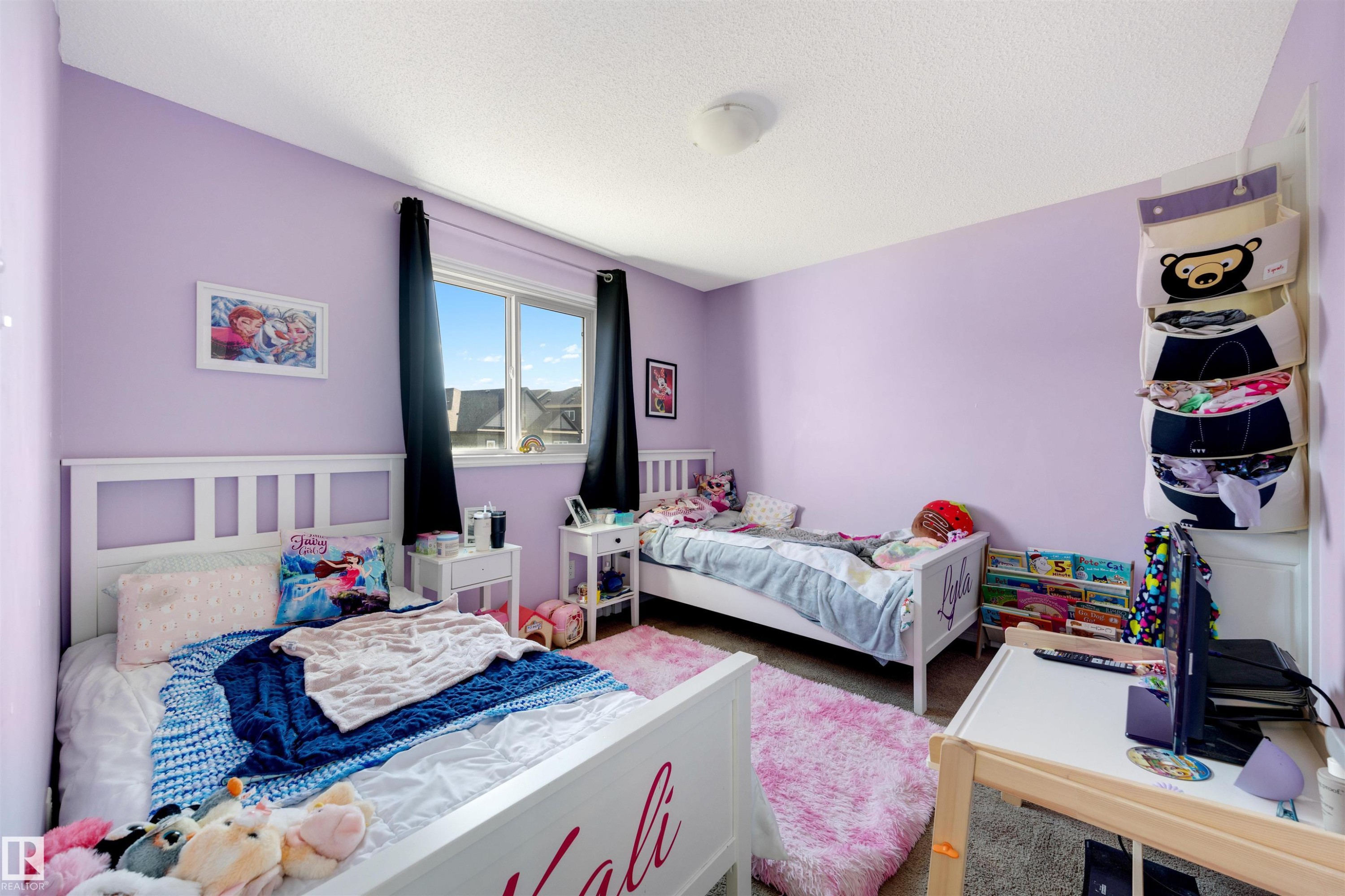 Bright room featuring a standard window and light-colored walls - 6115 18 Avenue, Edmonton, AB - Indoor Photo Showing Bedroom