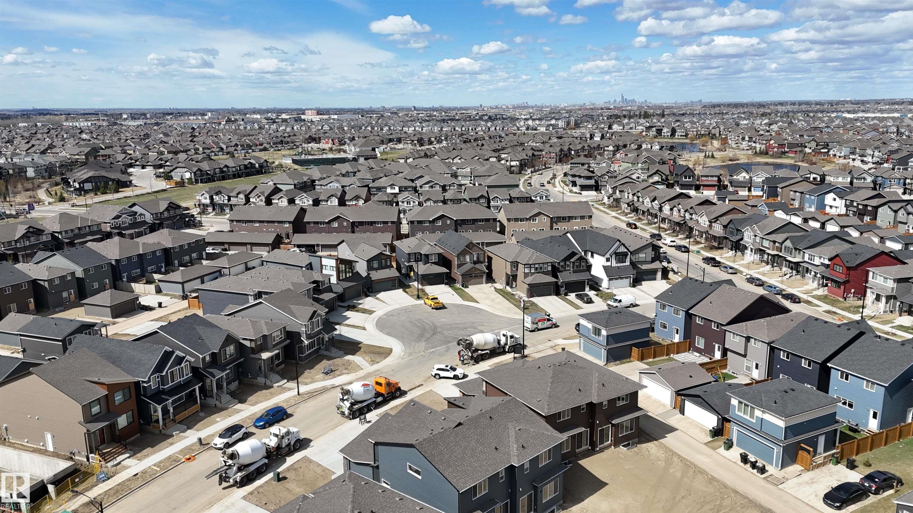 5612 Hawthorn Way, Edmonton, AB - Outdoor With View