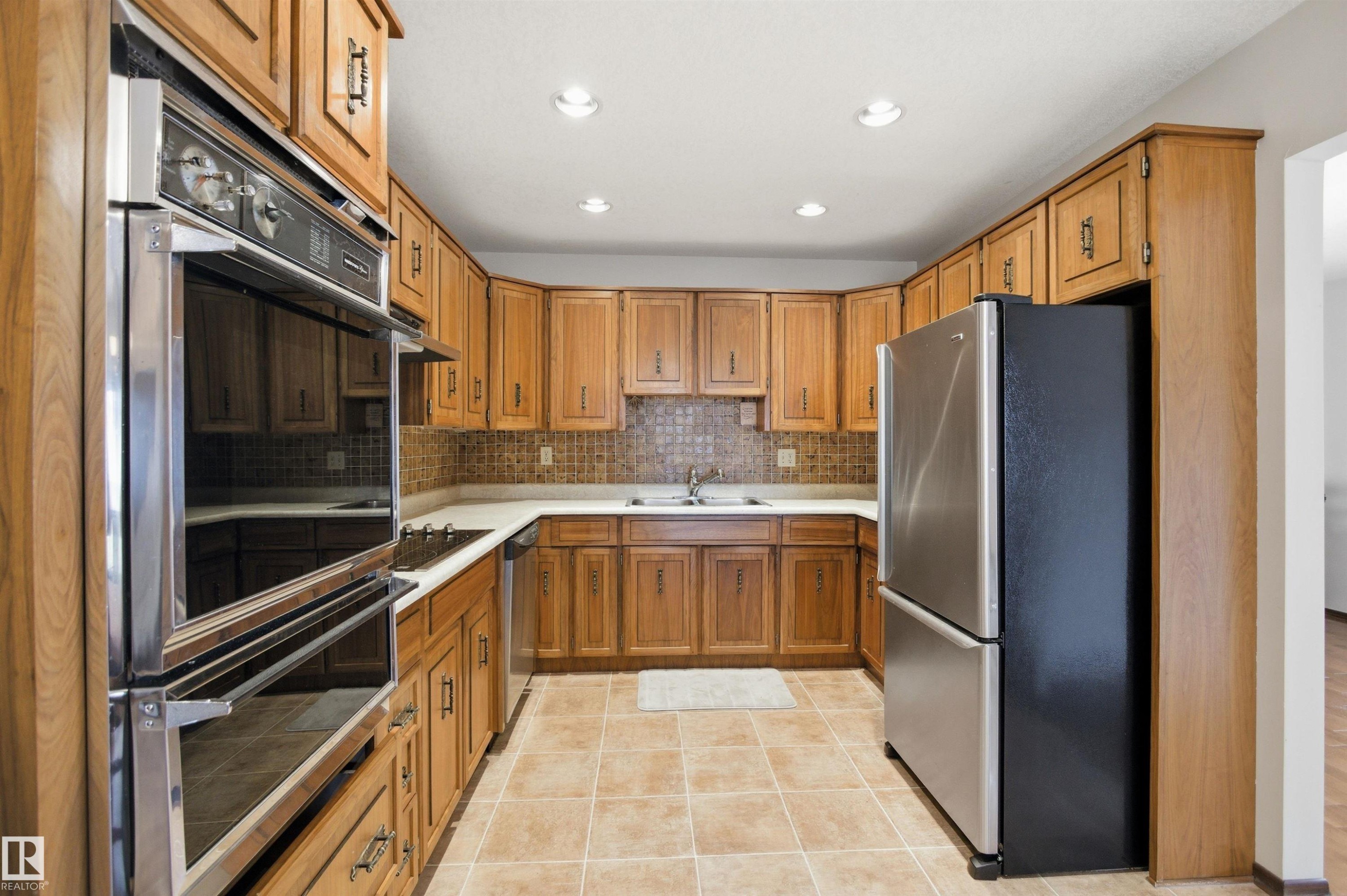 13222 116 Street, Edmonton, AB - Indoor Photo Showing Kitchen With Double Sink