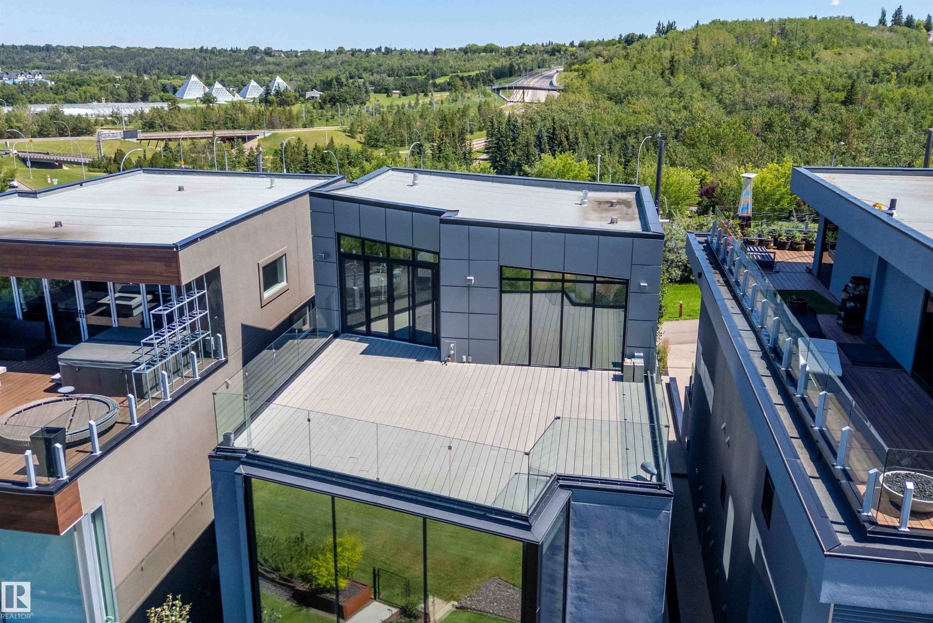 9509 99B Street, Edmonton, AB - Outdoor