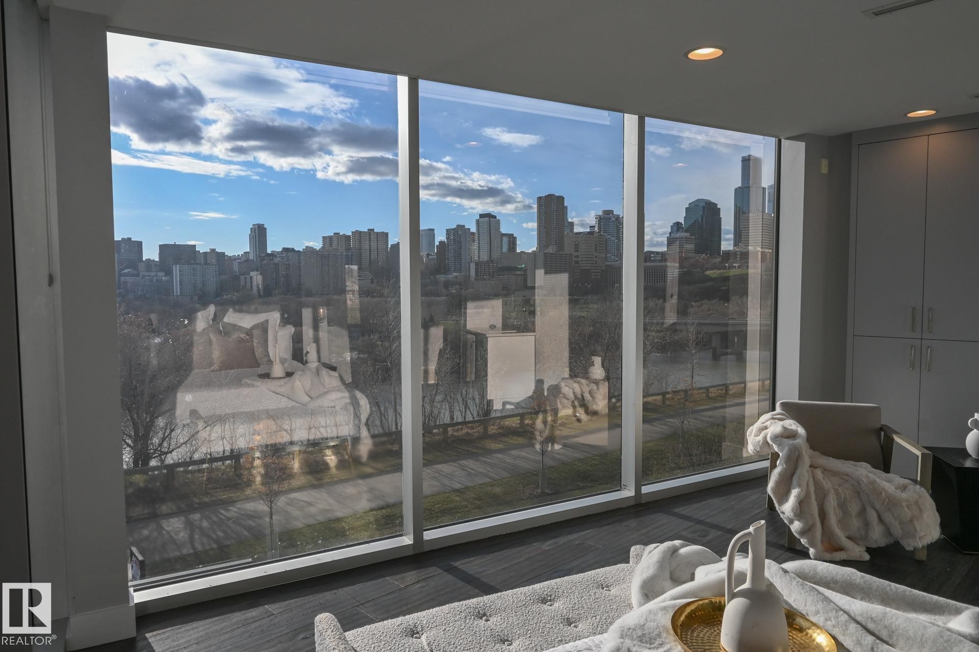 9509 99B Street, Edmonton, AB - Photo Showing Other Room
