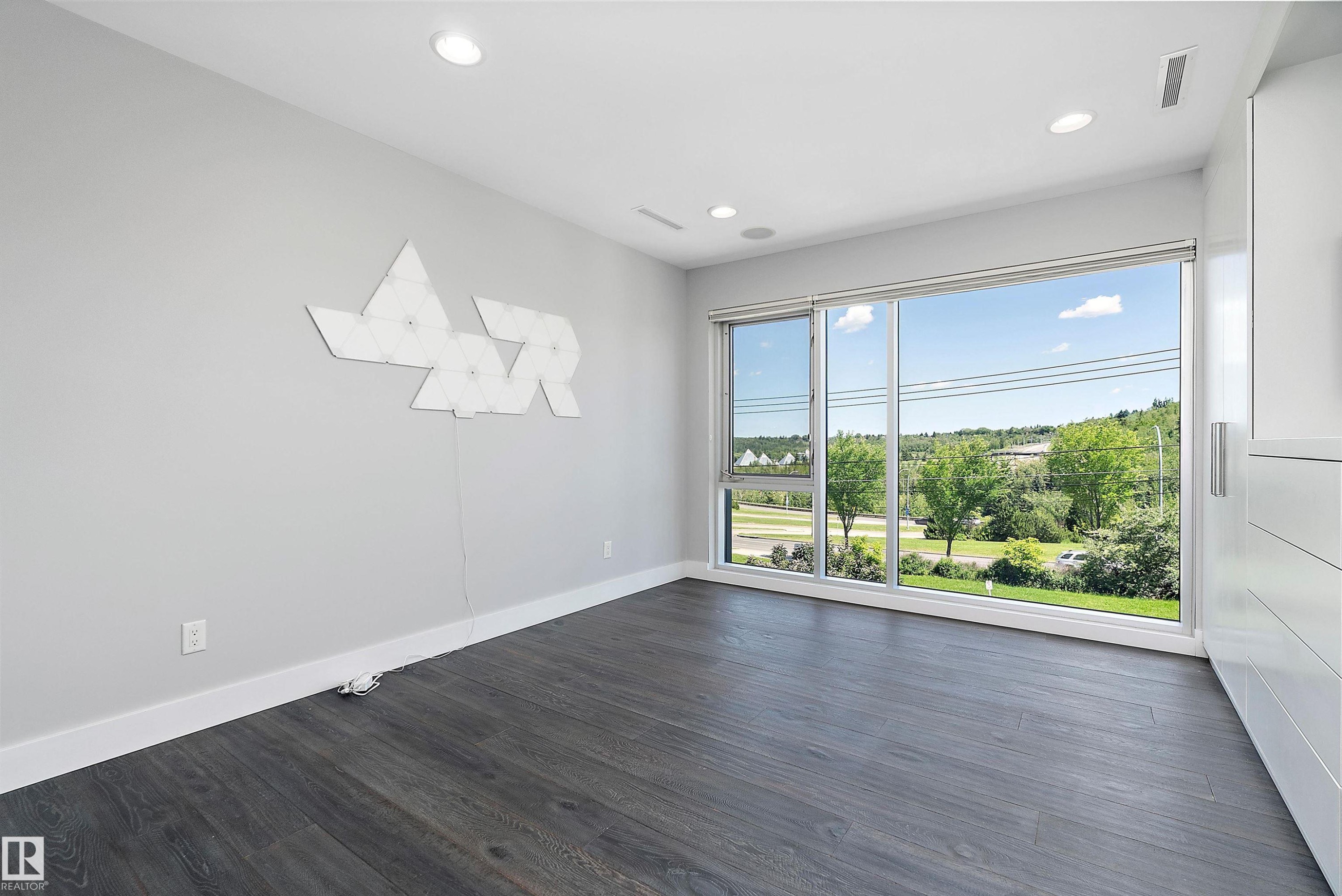 9509 99B Street, Edmonton, AB - Indoor