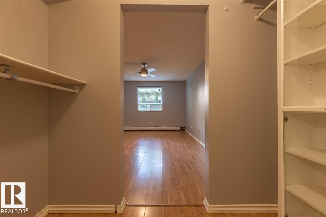108 9010 106 Avenue, Edmonton, AB - Indoor Photo Showing Other Room