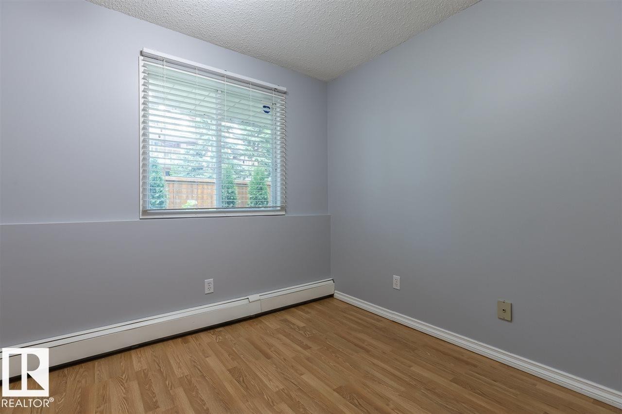 108 9010 106 Avenue, Edmonton, AB - Indoor Photo Showing Other Room