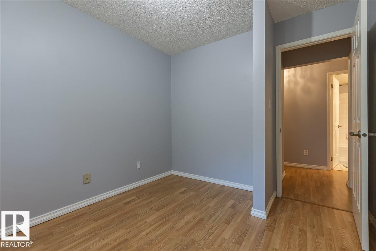 108 9010 106 Avenue, Edmonton, AB - Indoor Photo Showing Other Room