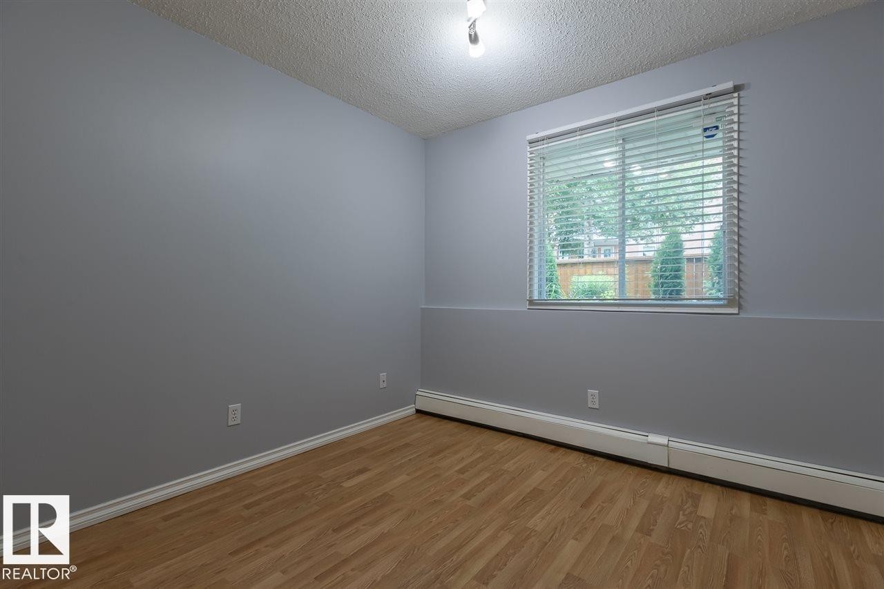 108 9010 106 Avenue, Edmonton, AB - Indoor Photo Showing Other Room