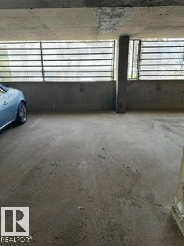 108 9010 106 Avenue, Edmonton, AB - Indoor Photo Showing Garage