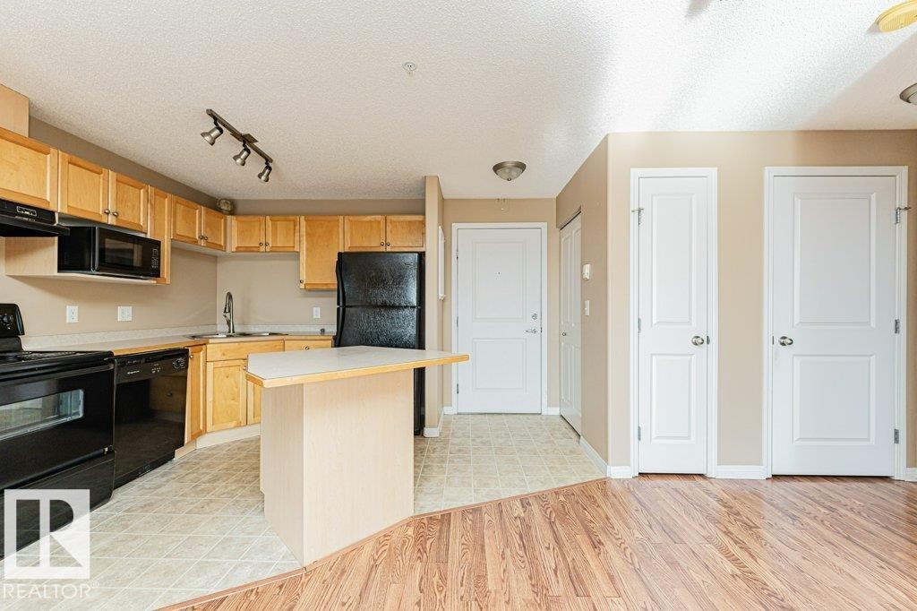 316 245 Edwards Drive, Edmonton, AB - Indoor Photo Showing Kitchen