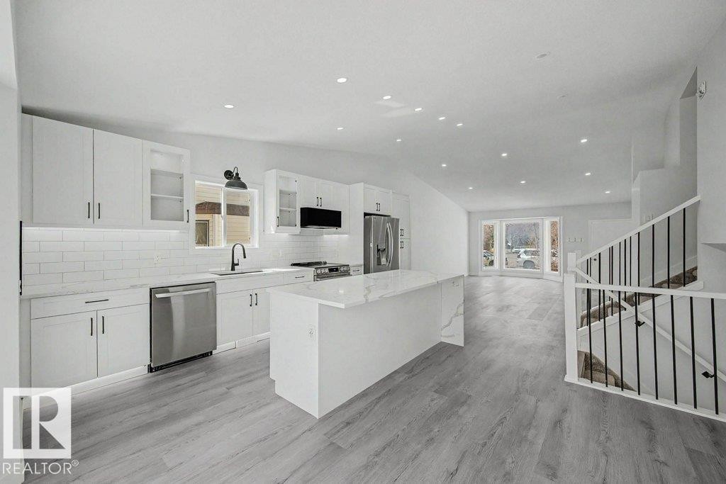 67A Arbor Crescent, St. Albert, AB - Indoor Photo Showing Kitchen With Upgraded Kitchen