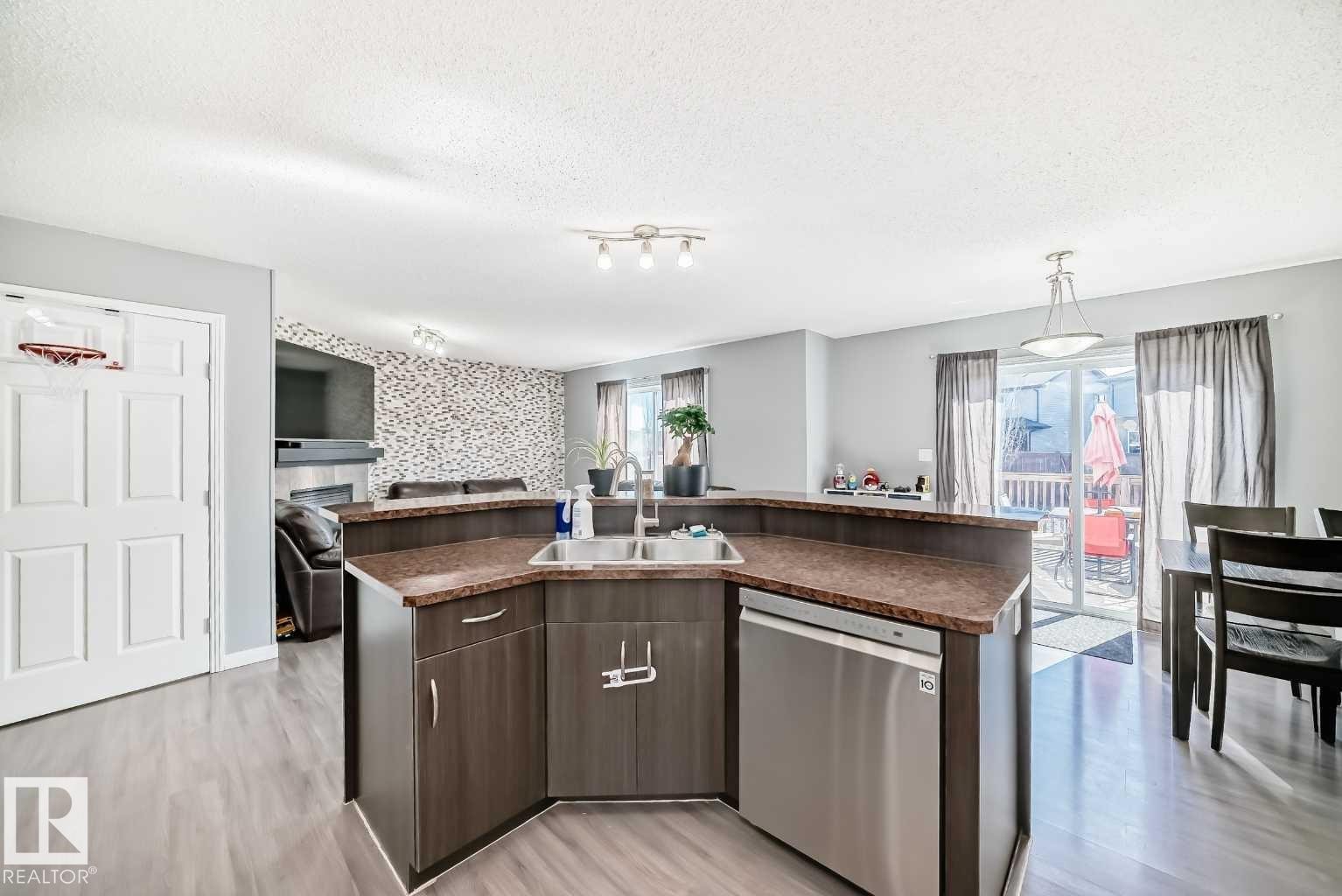 227 Avena Circle, Leduc, AB - Indoor Photo Showing Kitchen With Double Sink