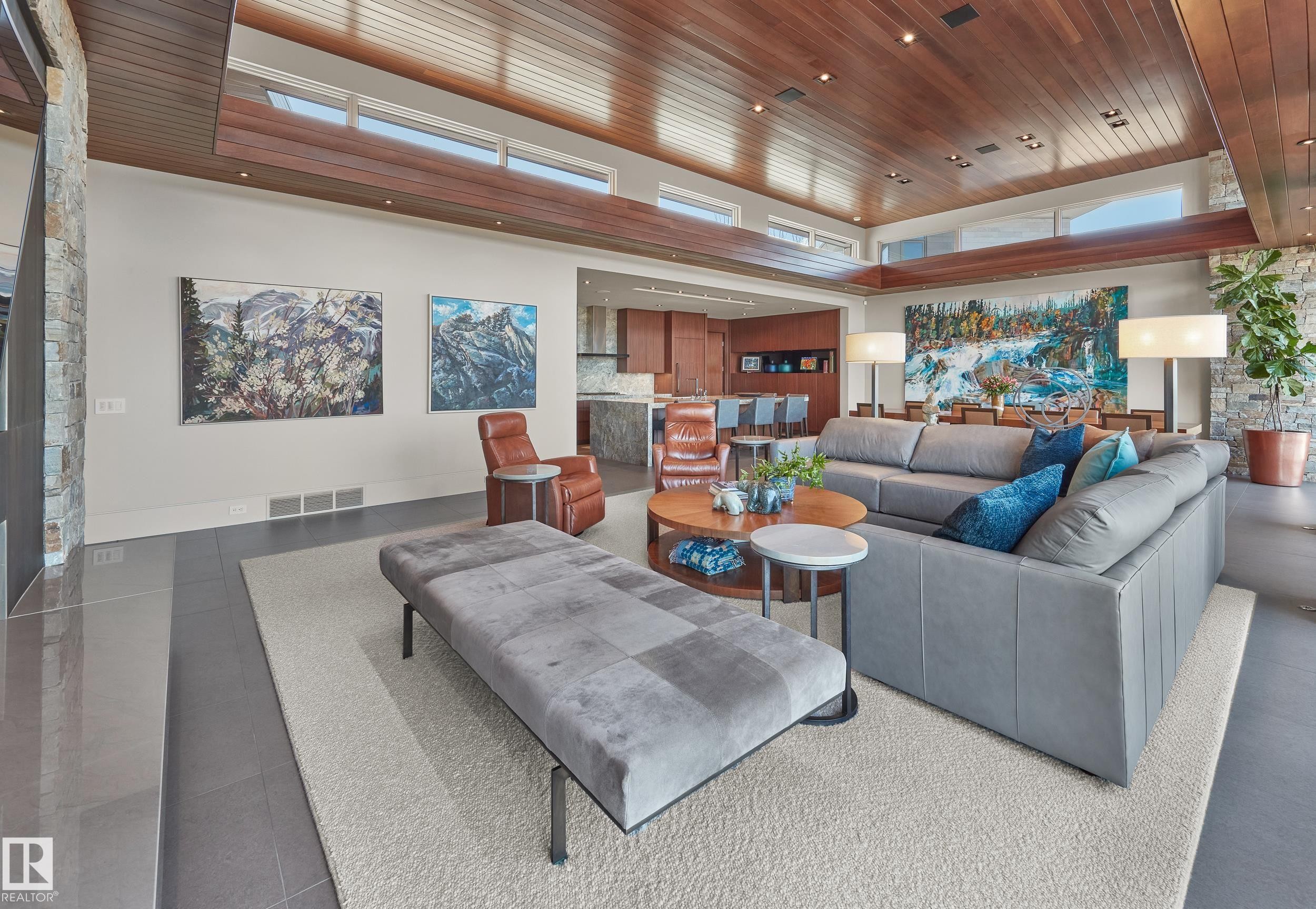112 Westbrook Drive, Edmonton, AB - Indoor Photo Showing Living Room