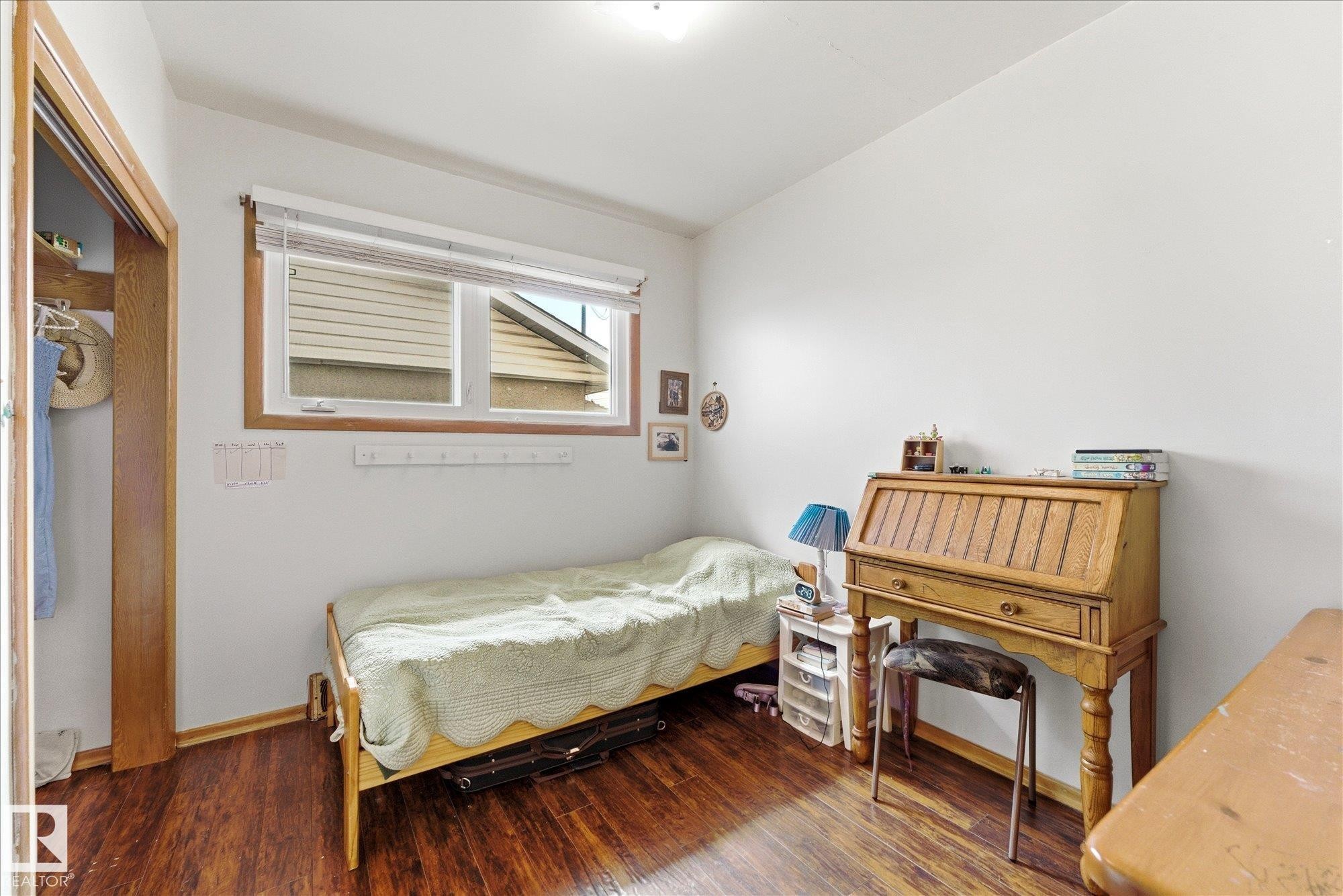 5703 119 Avenue, Edmonton, AB - Indoor Photo Showing Bedroom