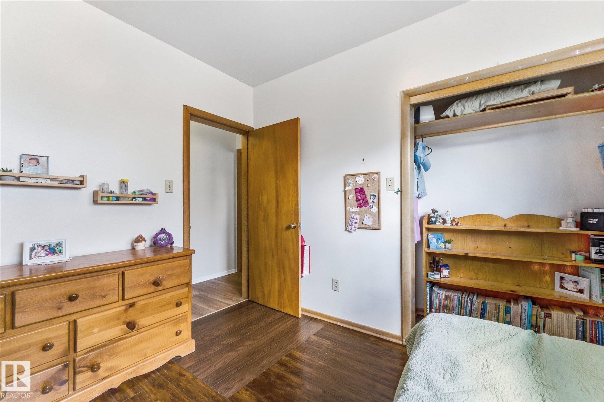 5703 119 Avenue, Edmonton, AB - Indoor