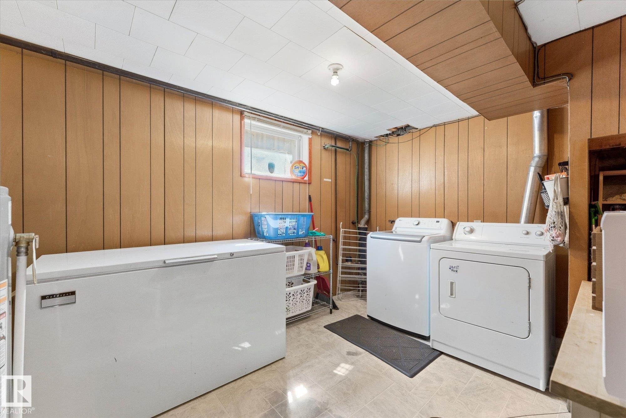 5703 119 Avenue, Edmonton, AB - Indoor Photo Showing Laundry Room