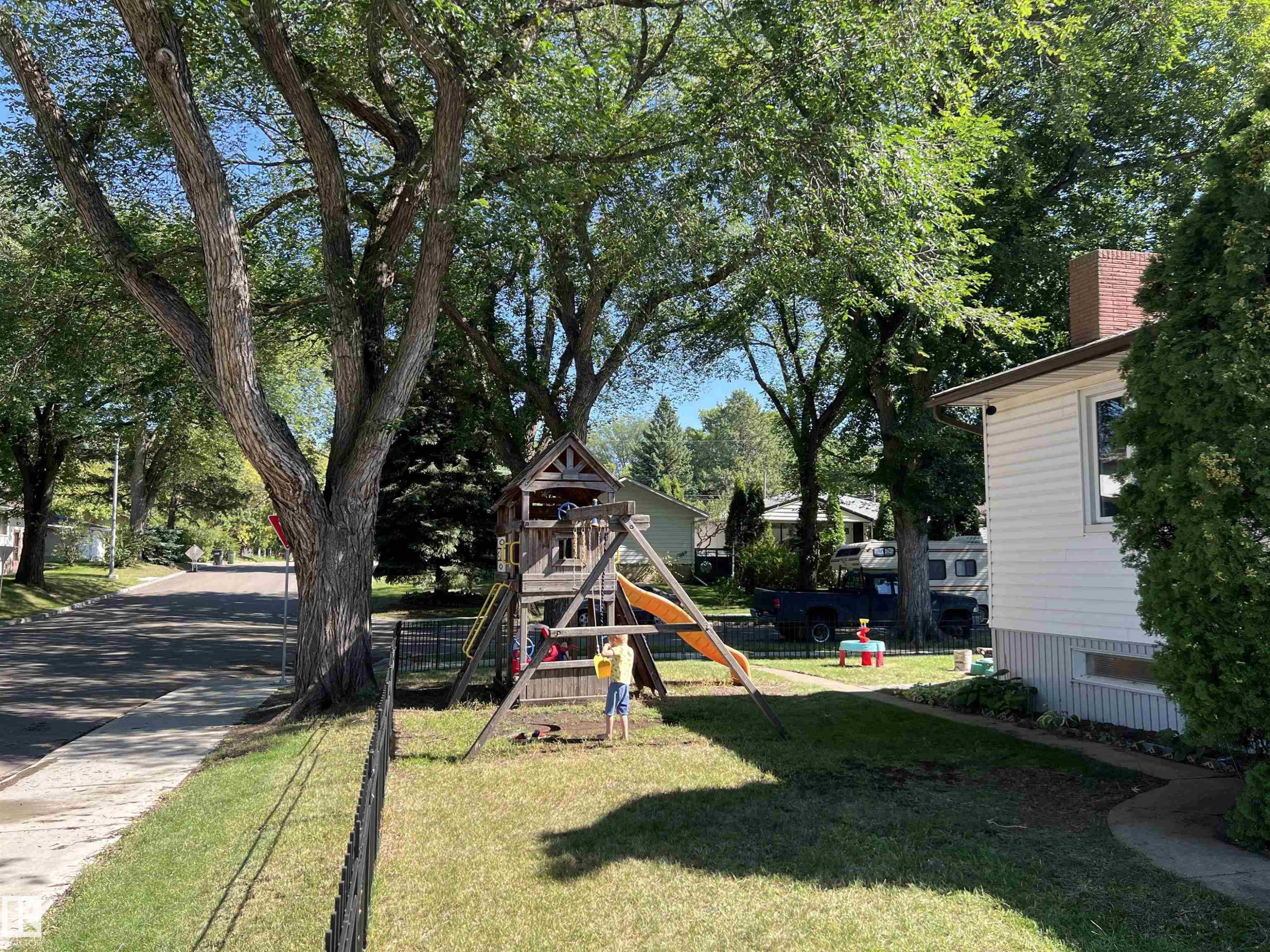 5703 119 Avenue, Edmonton, AB - Outdoor