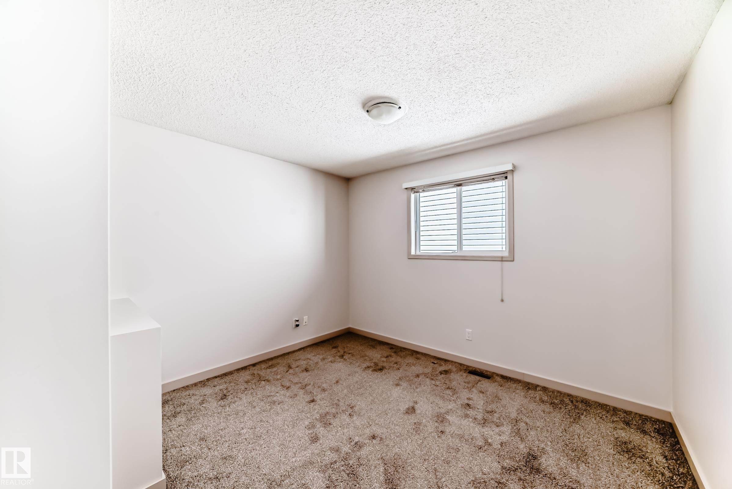 13519 32 Street, Edmonton, AB - Indoor Photo Showing Other Room