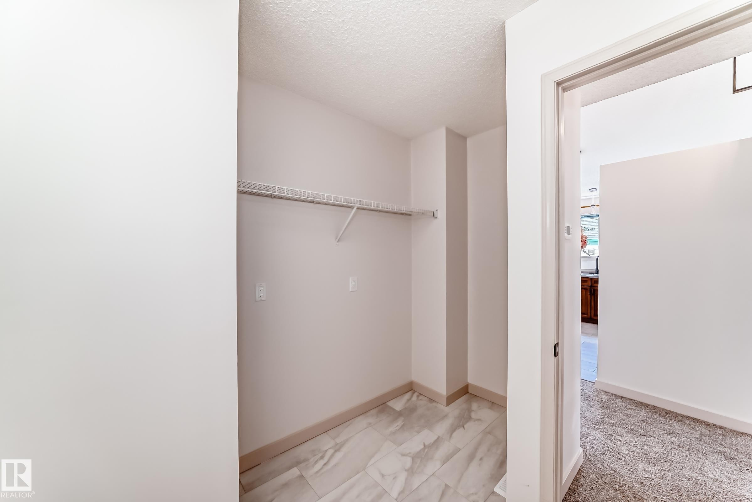 13519 32 Street, Edmonton, AB - Indoor
