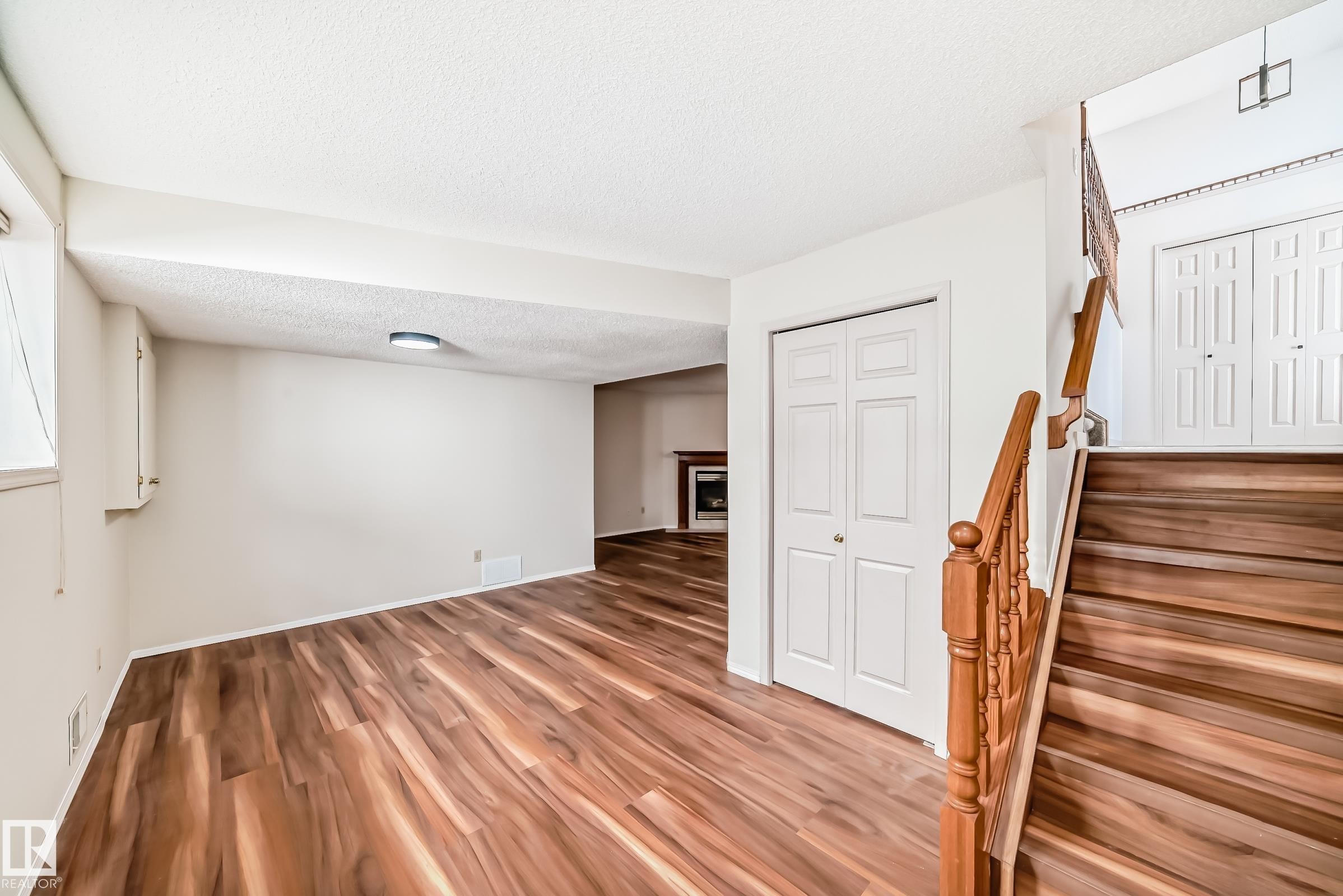 13519 32 Street, Edmonton, AB - Indoor Photo Showing Other Room