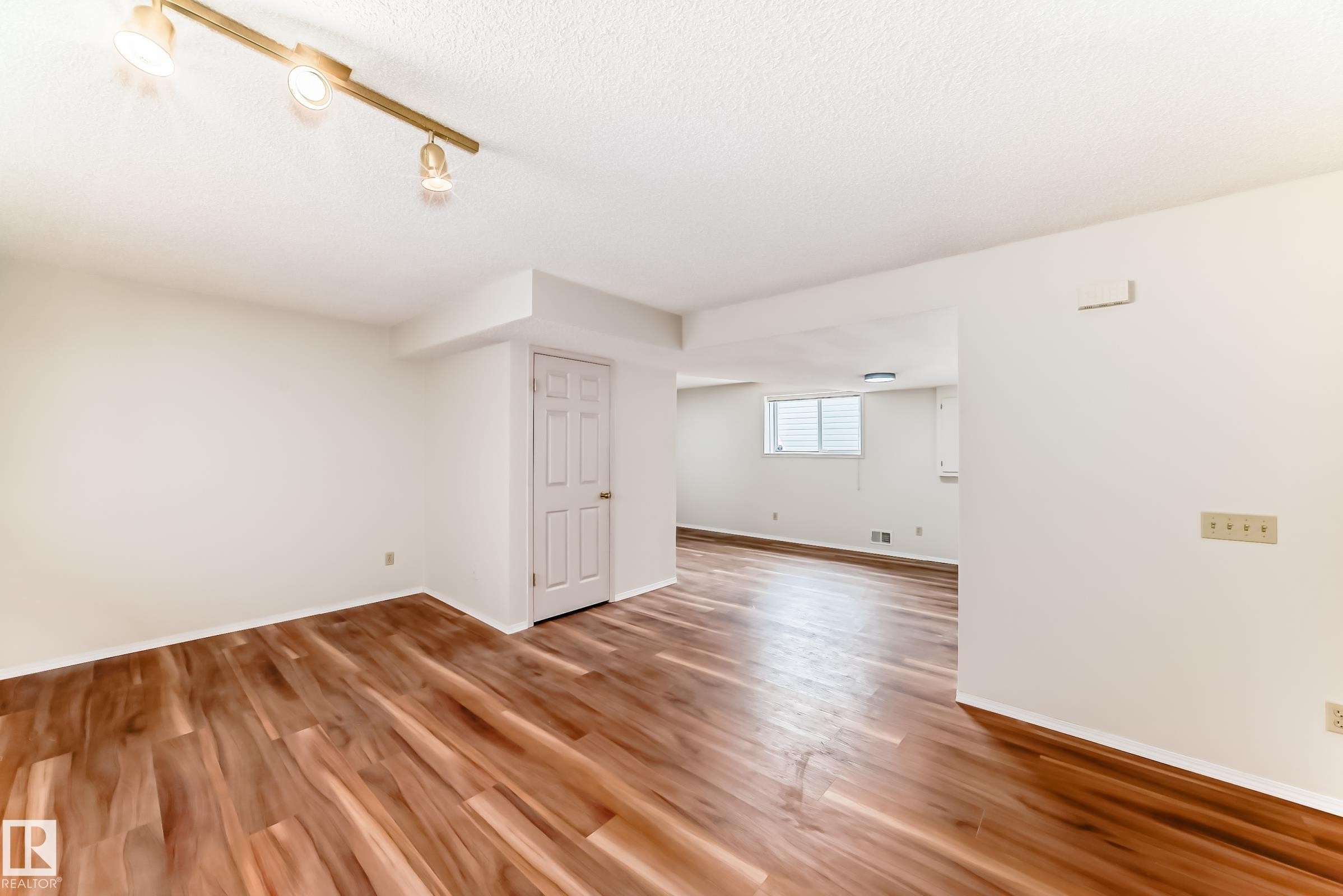 13519 32 Street, Edmonton, AB - Indoor Photo Showing Other Room