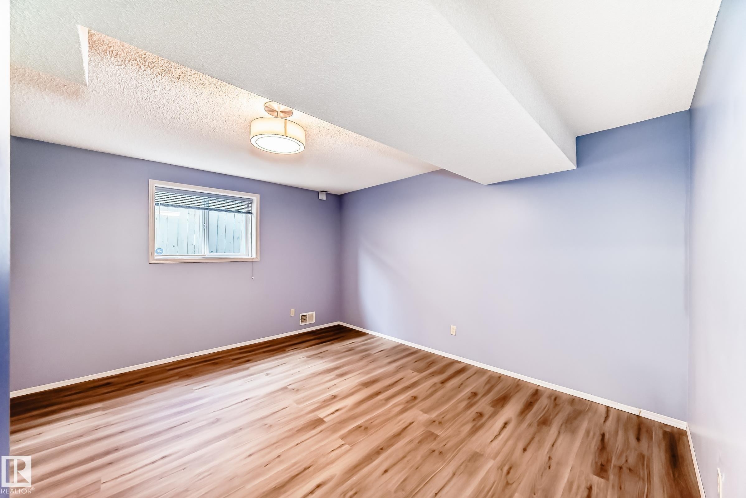13519 32 Street, Edmonton, AB - Indoor Photo Showing Other Room