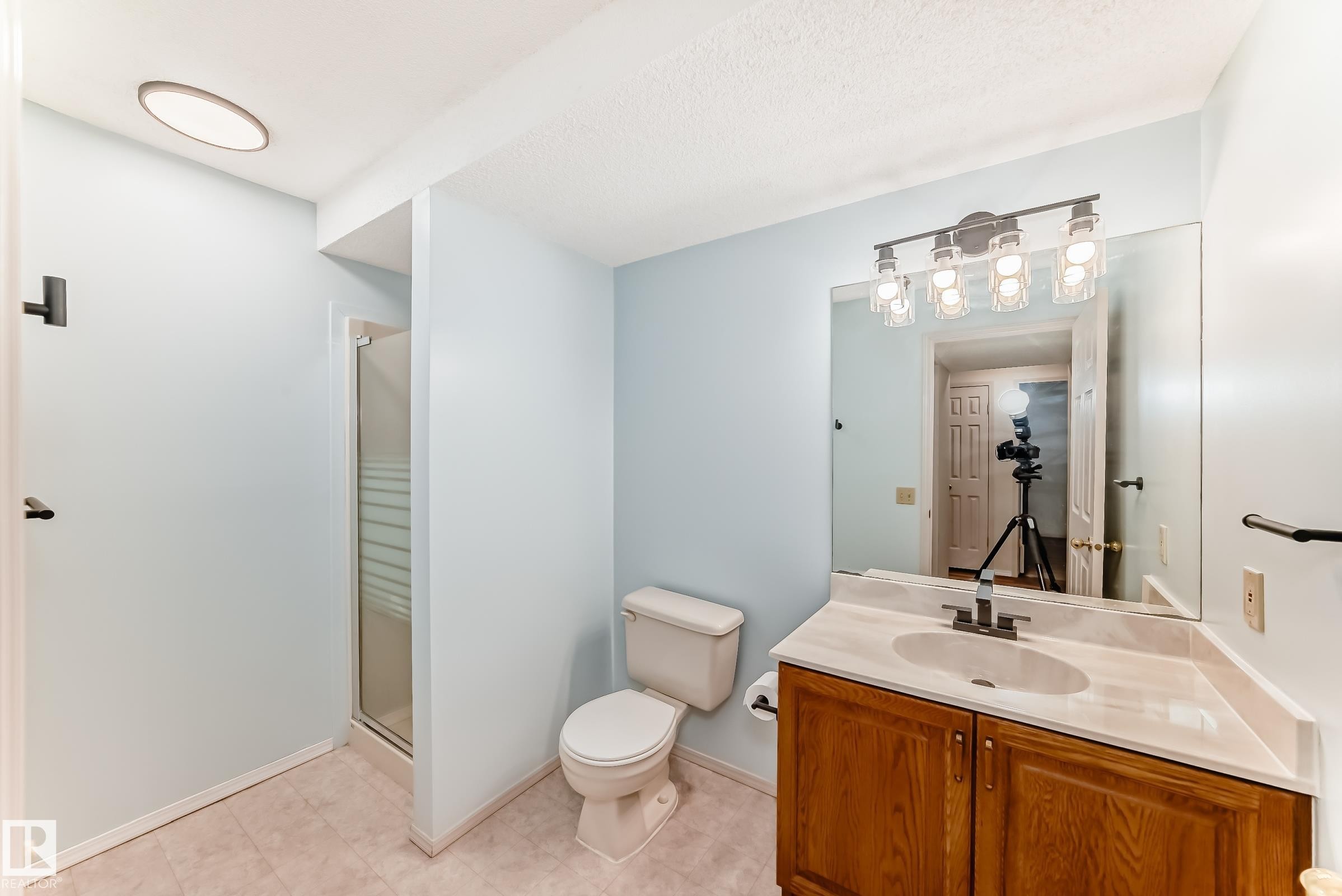 13519 32 Street, Edmonton, AB - Indoor Photo Showing Bathroom