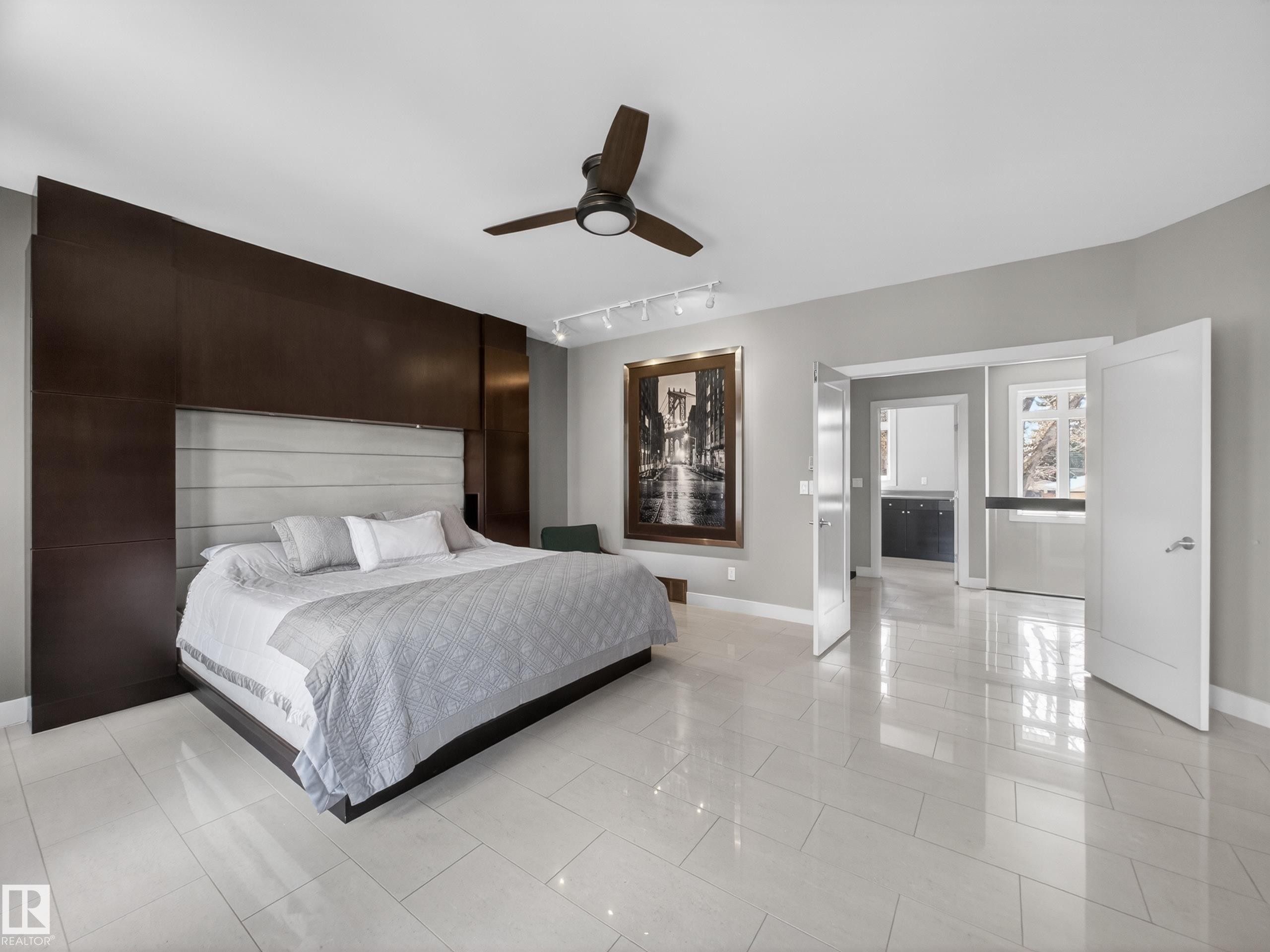 10650 66 Avenue, Edmonton, AB - Indoor Photo Showing Bedroom