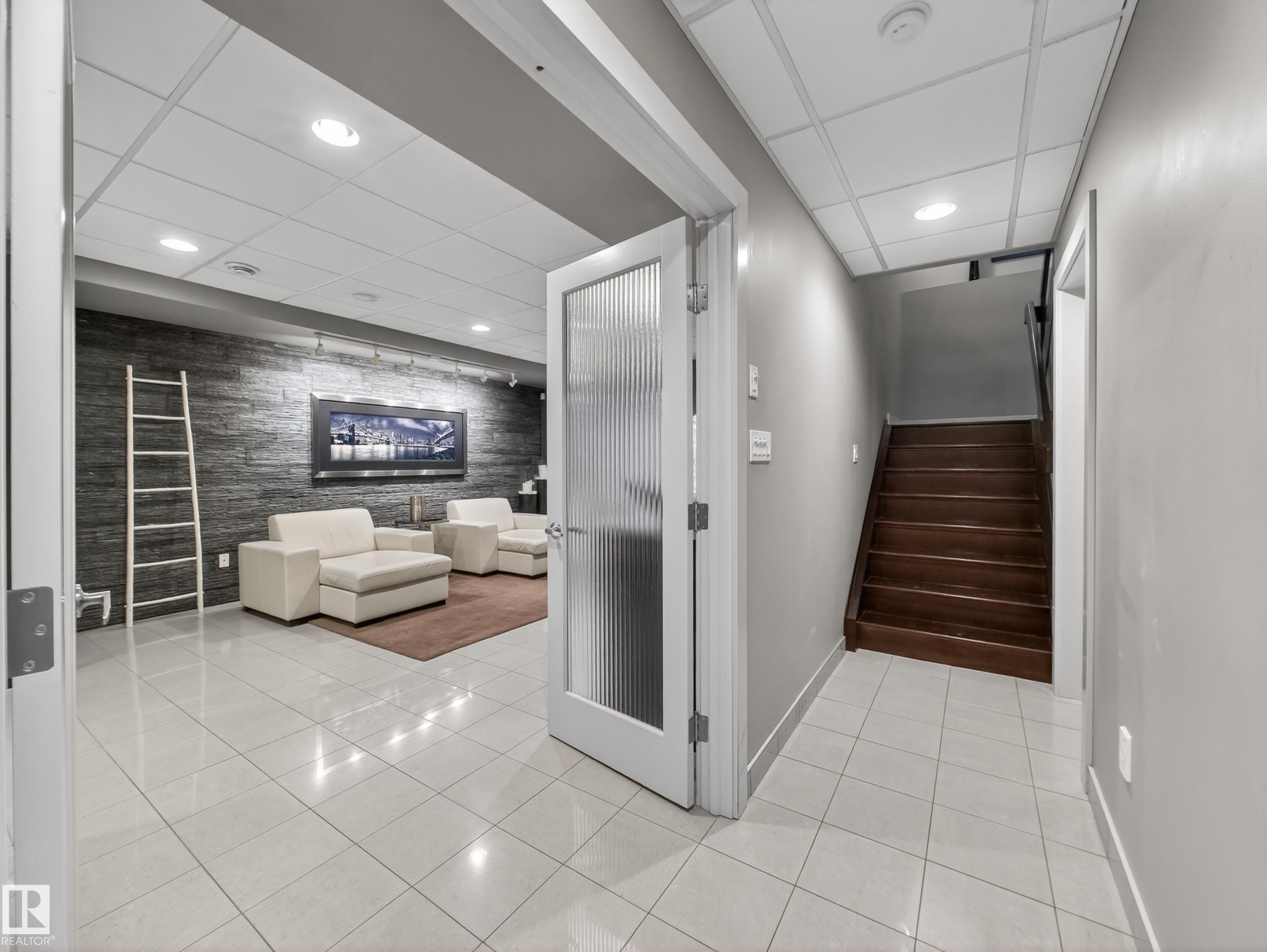 10650 66 Avenue, Edmonton, AB - Indoor Photo Showing Other Room
