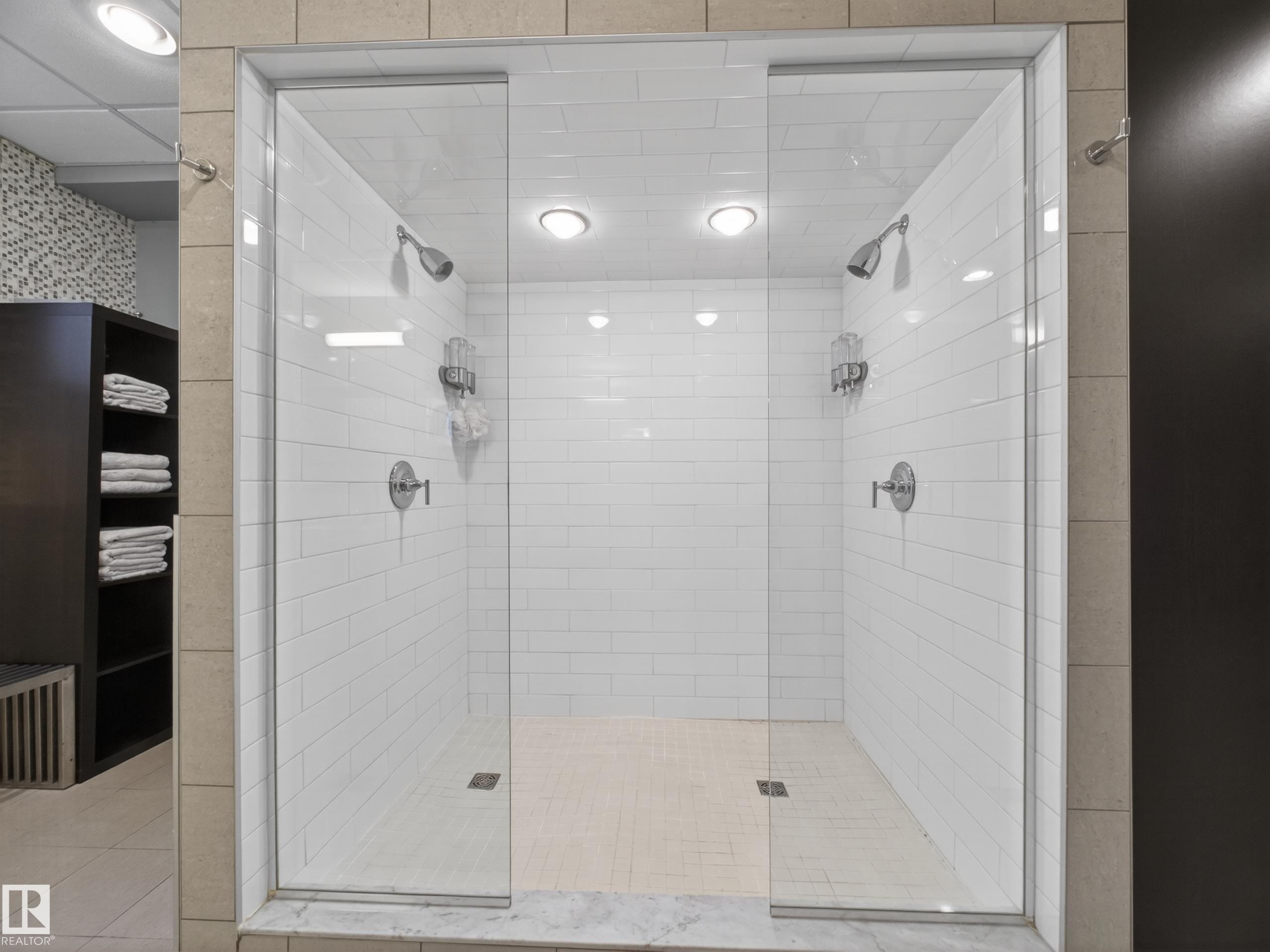 10650 66 Avenue, Edmonton, AB - Indoor Photo Showing Bathroom
