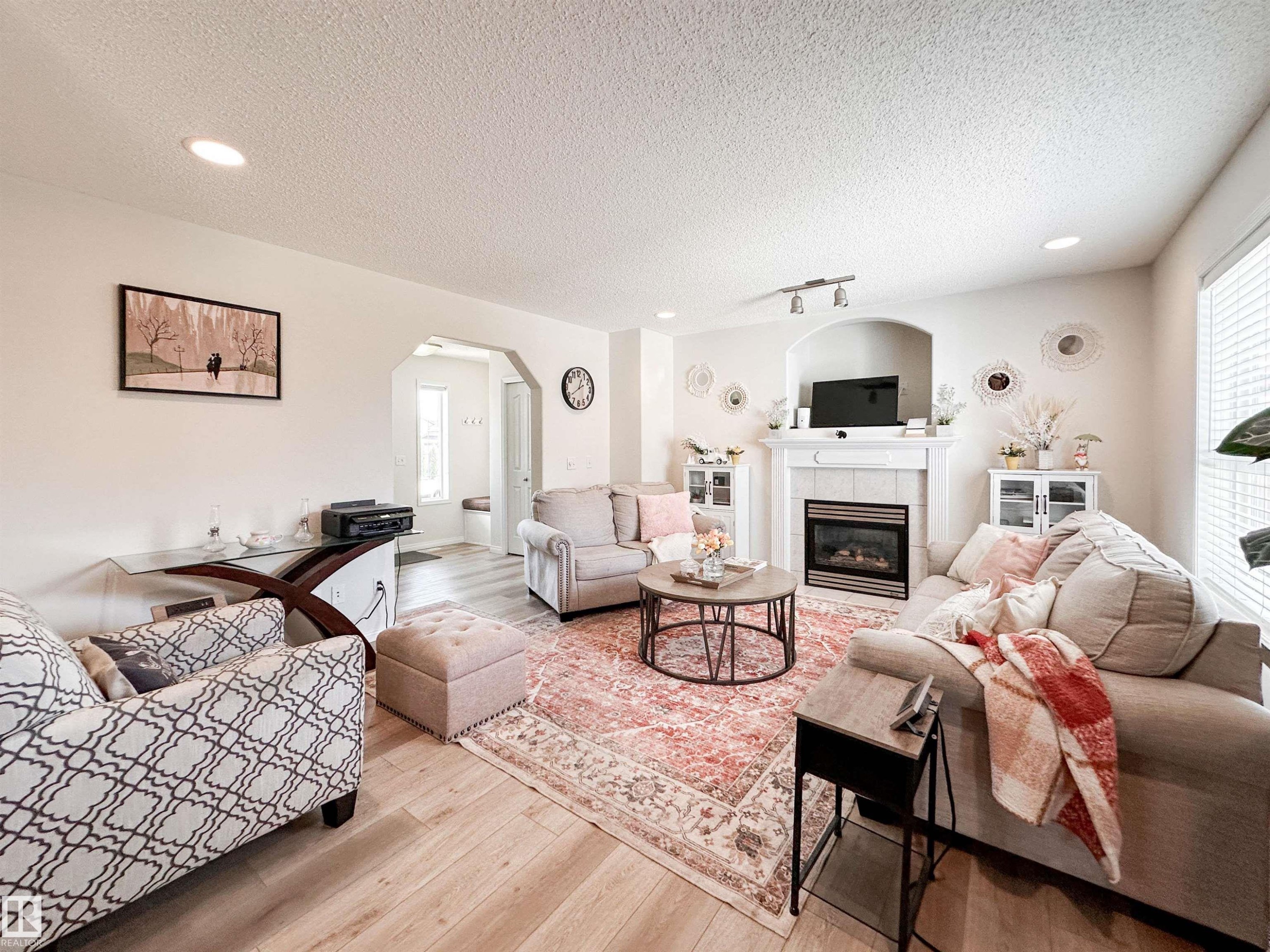 6 Norfolk Close, St. Albert, AB - Indoor Photo Showing Living Room With Fireplace