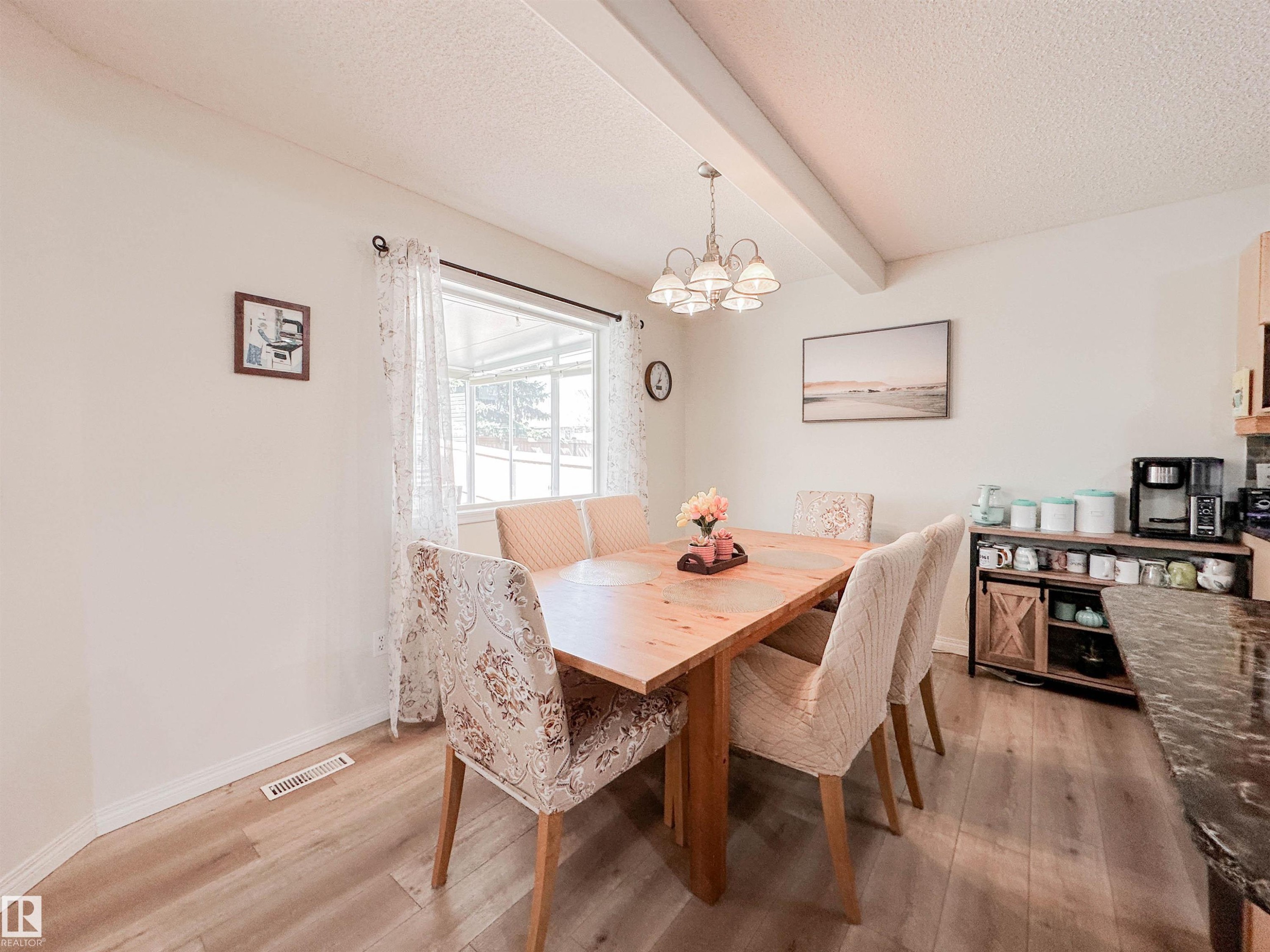 6 Norfolk Close, St. Albert, AB - Indoor Photo Showing Dining Room