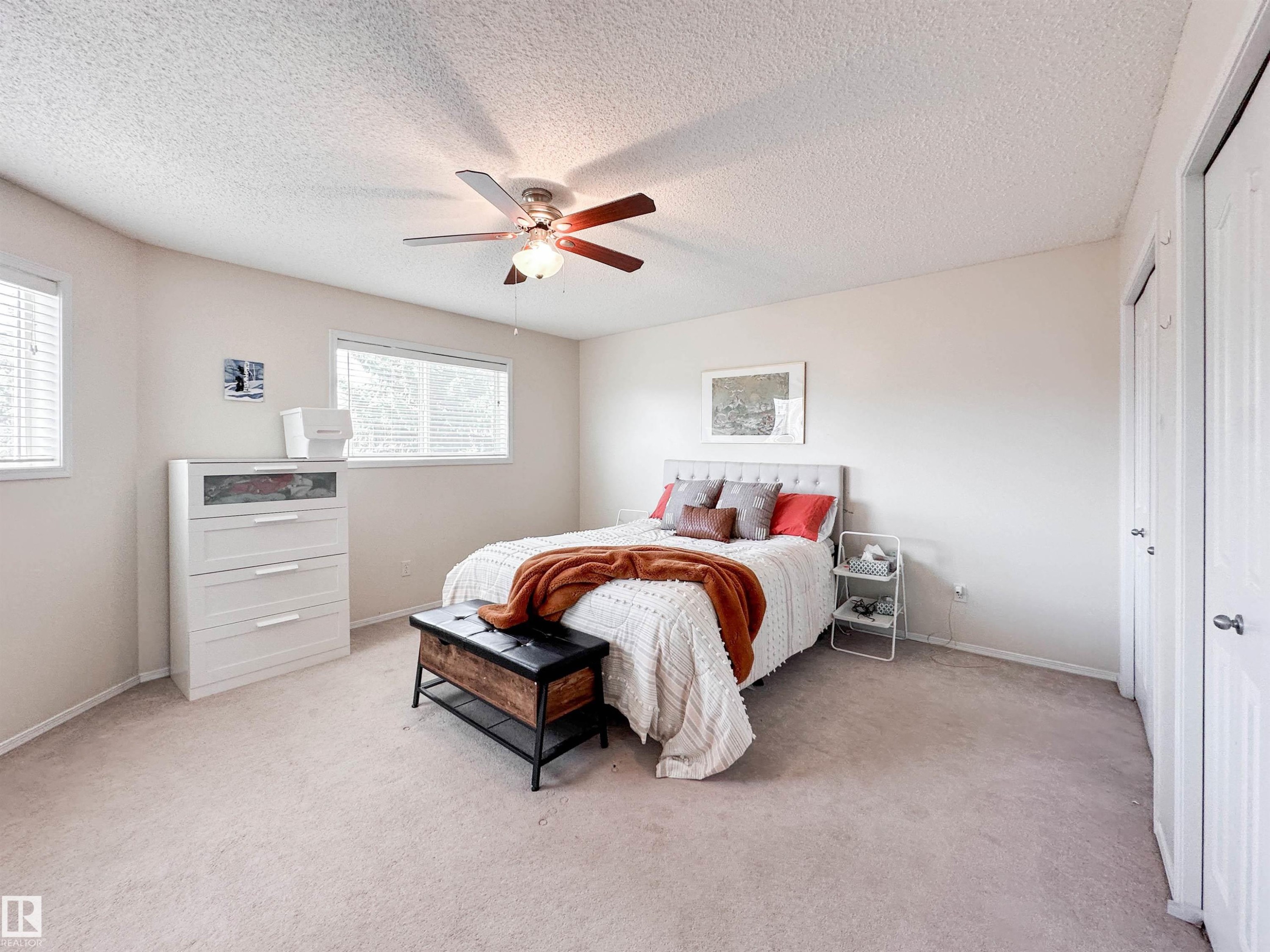 6 Norfolk Close, St. Albert, AB - Indoor Photo Showing Bedroom