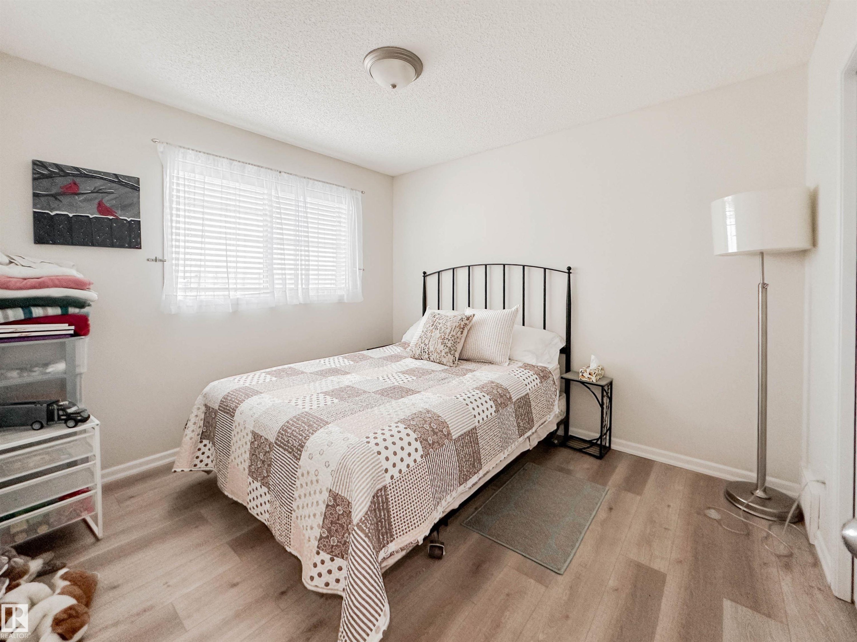 6 Norfolk Close, St. Albert, AB - Indoor Photo Showing Bedroom
