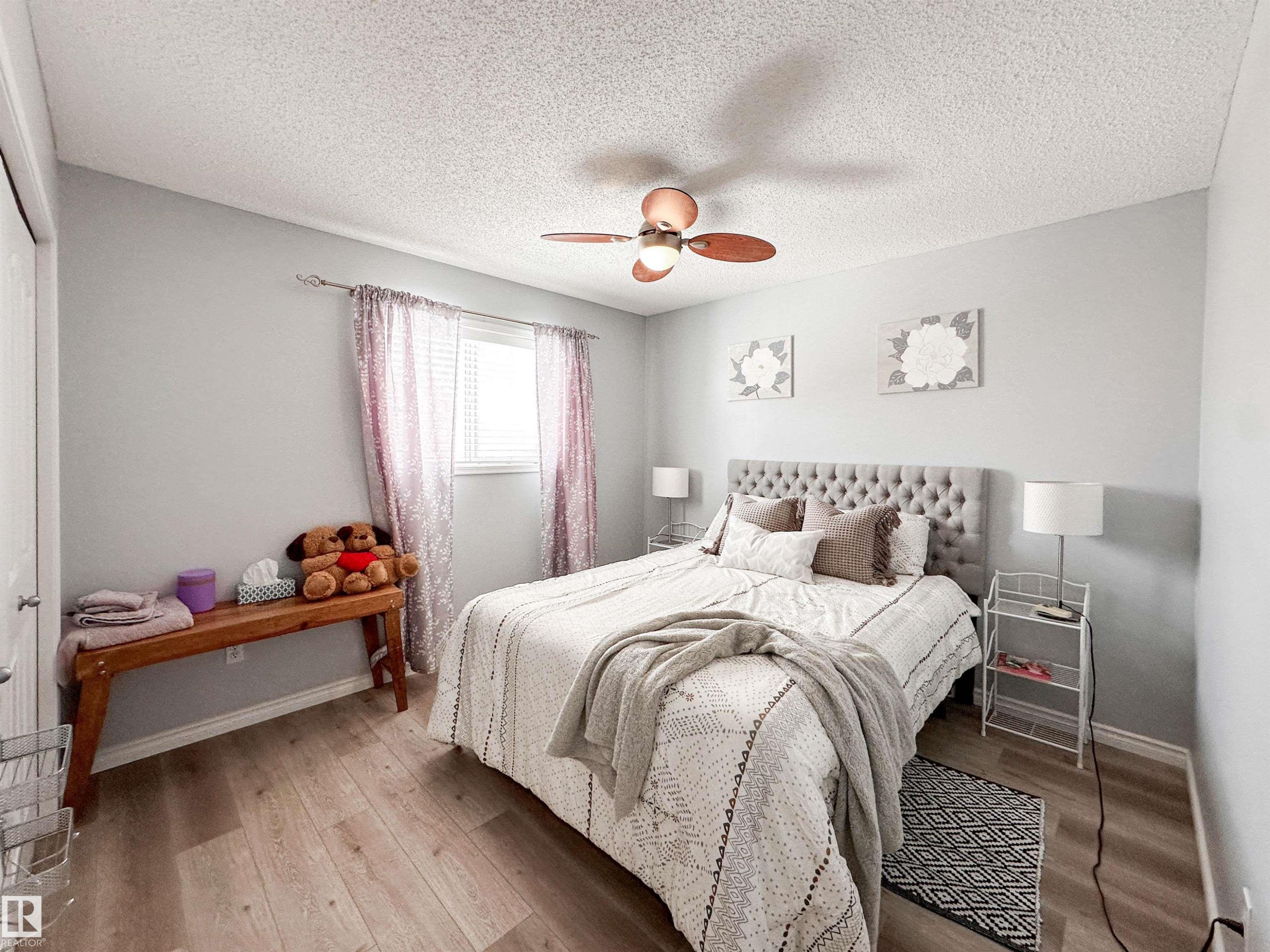 6 Norfolk Close, St. Albert, AB - Indoor Photo Showing Bedroom