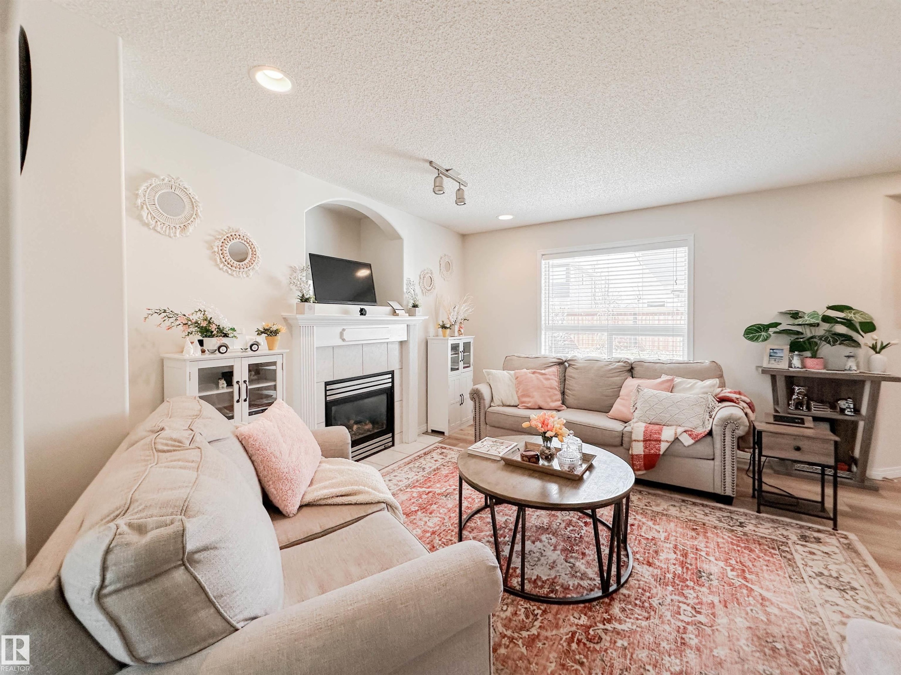 6 Norfolk Close, St. Albert, AB - Indoor Photo Showing Living Room With Fireplace