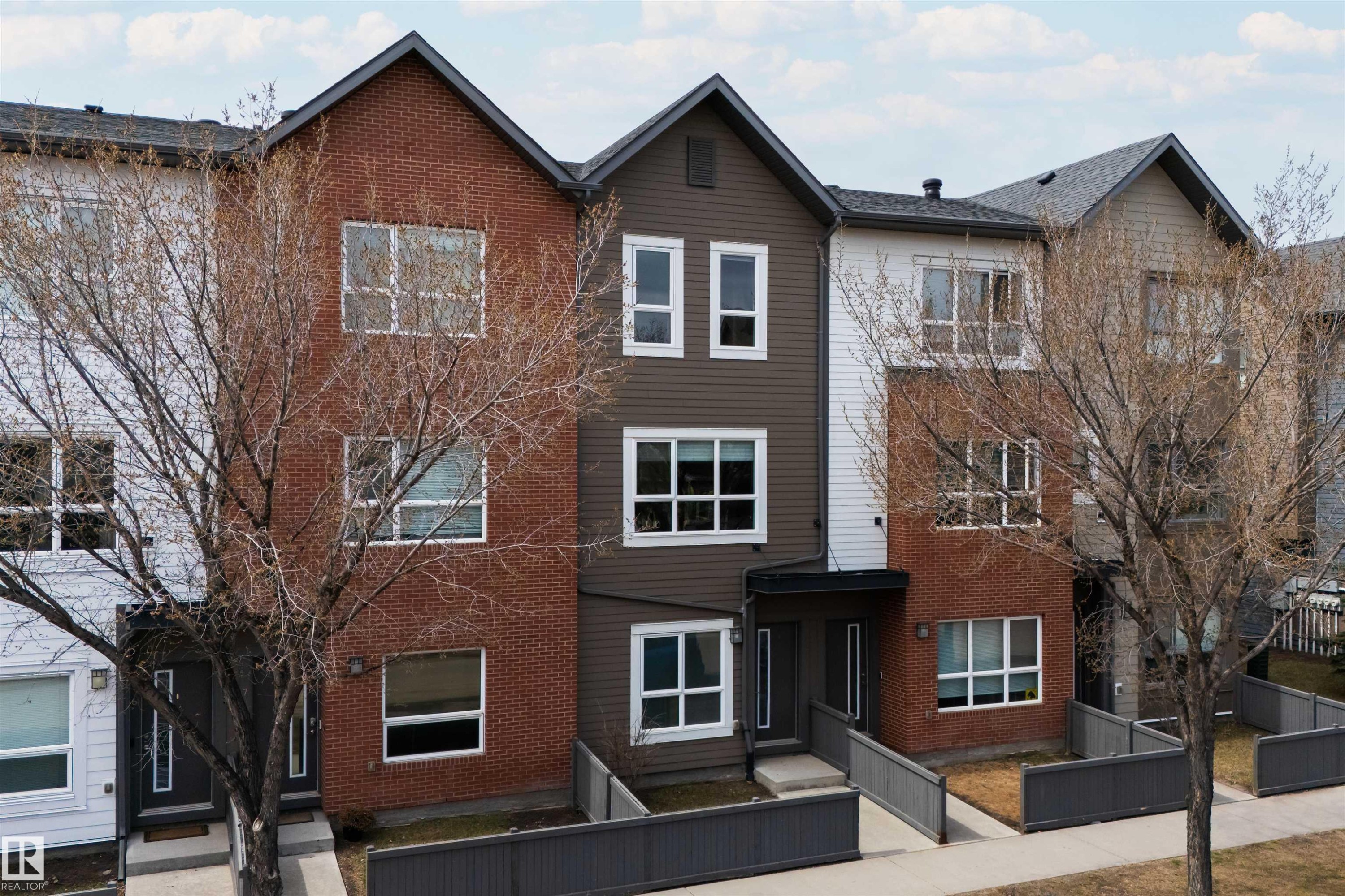 8 2560 Pegasus Boulevard, Edmonton, AB - Outdoor
