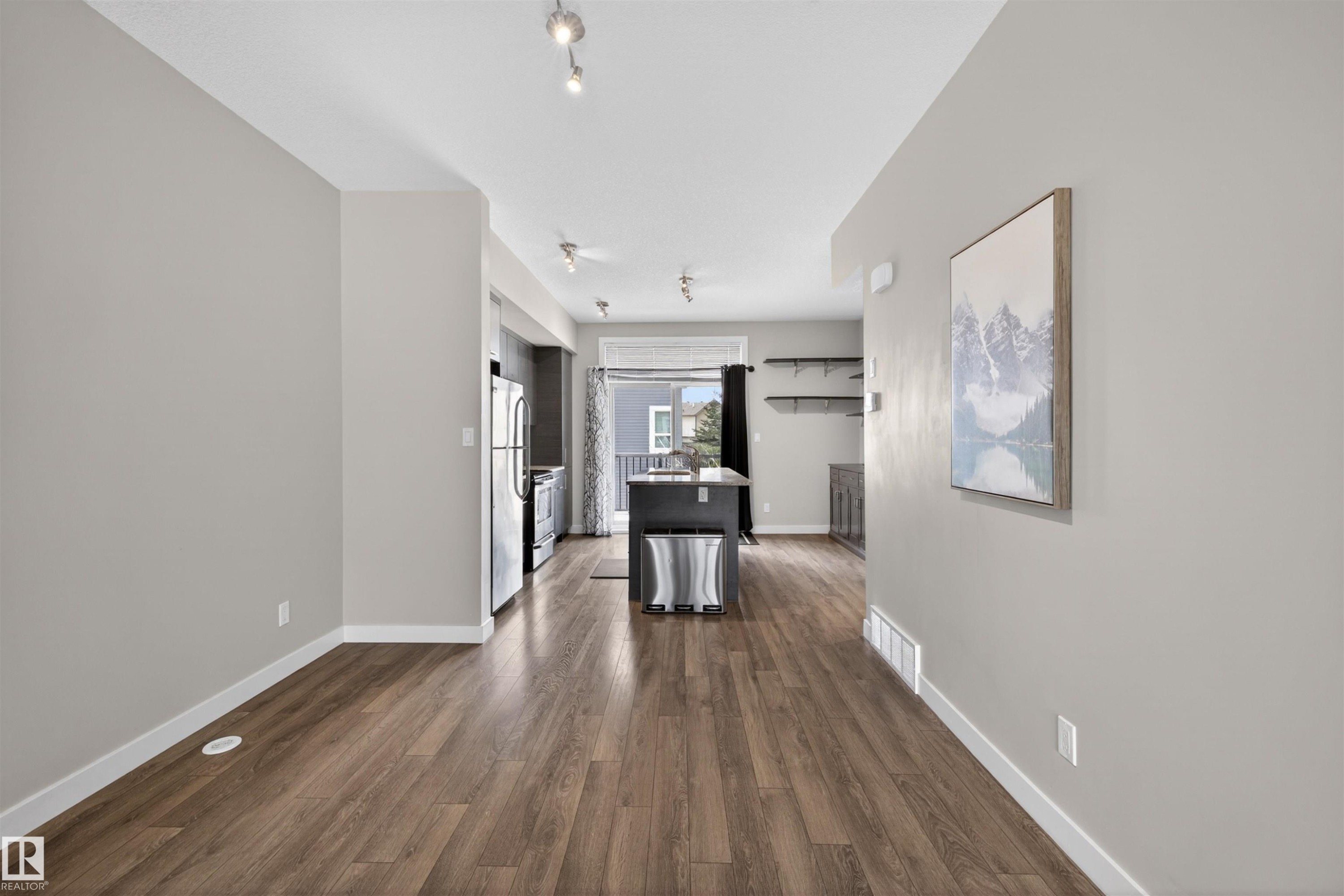 8 2560 Pegasus Boulevard, Edmonton, AB - Indoor Photo Showing Other Room
