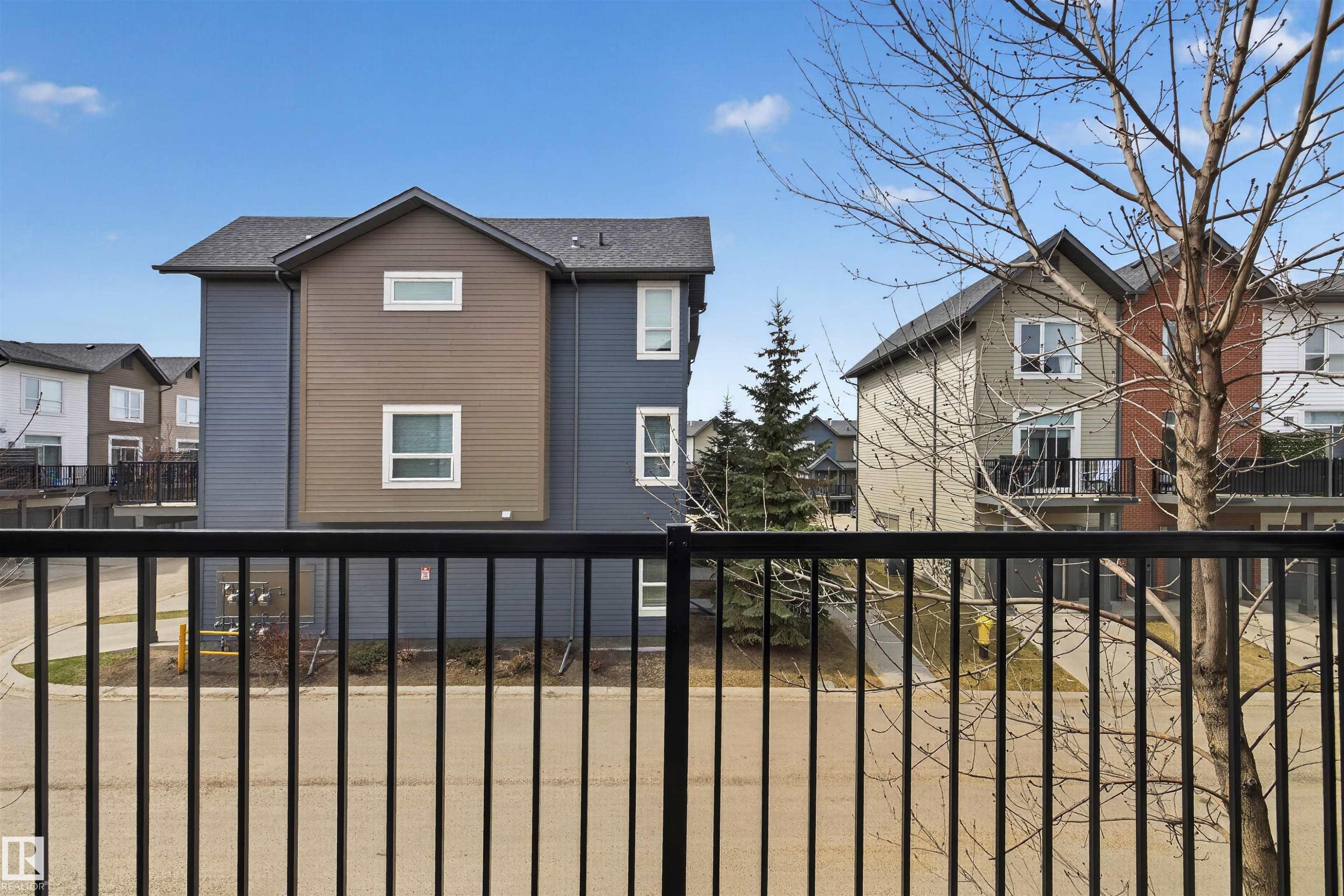 8 2560 Pegasus Boulevard, Edmonton, AB - Outdoor