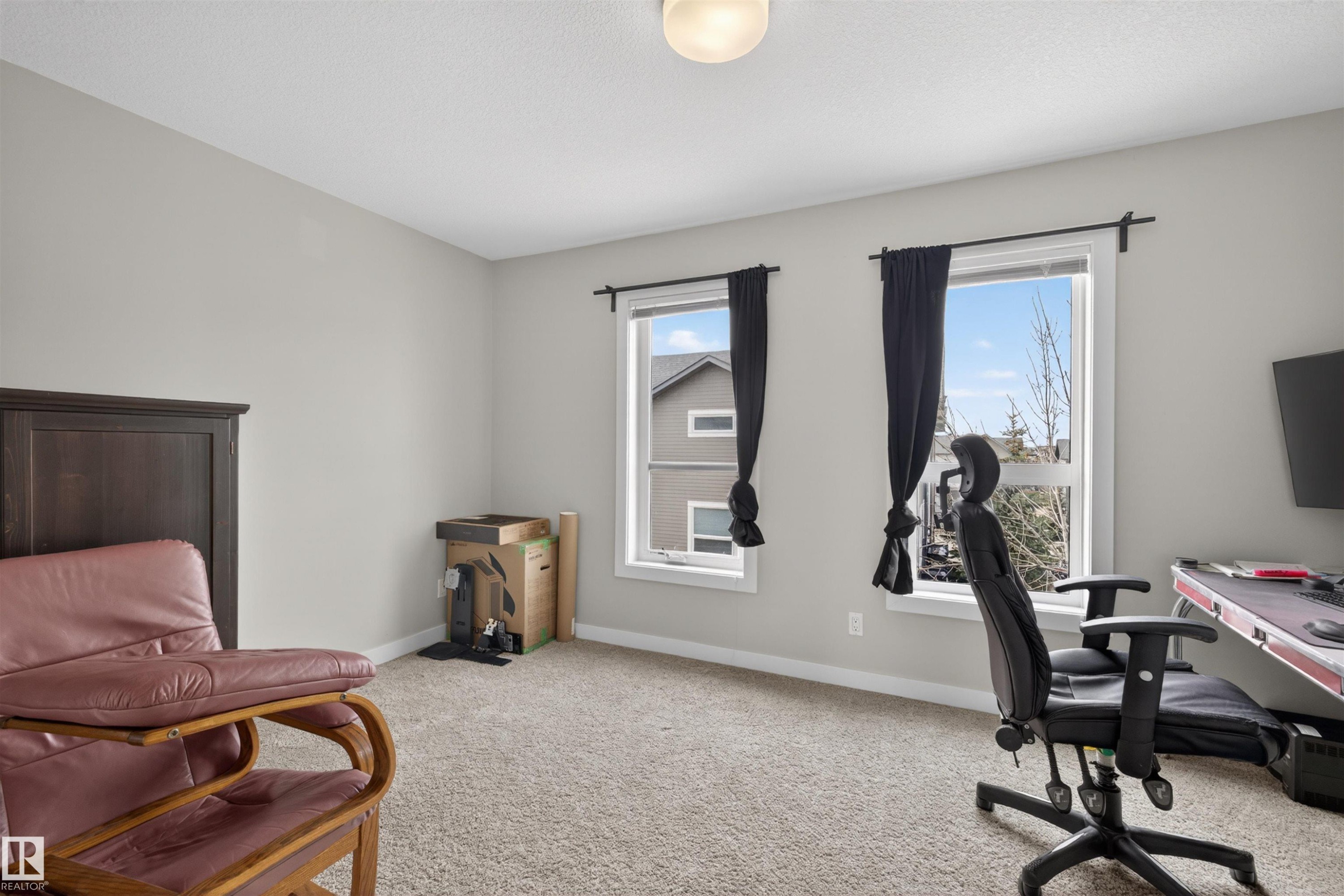 8 2560 Pegasus Boulevard, Edmonton, AB - Indoor Photo Showing Office