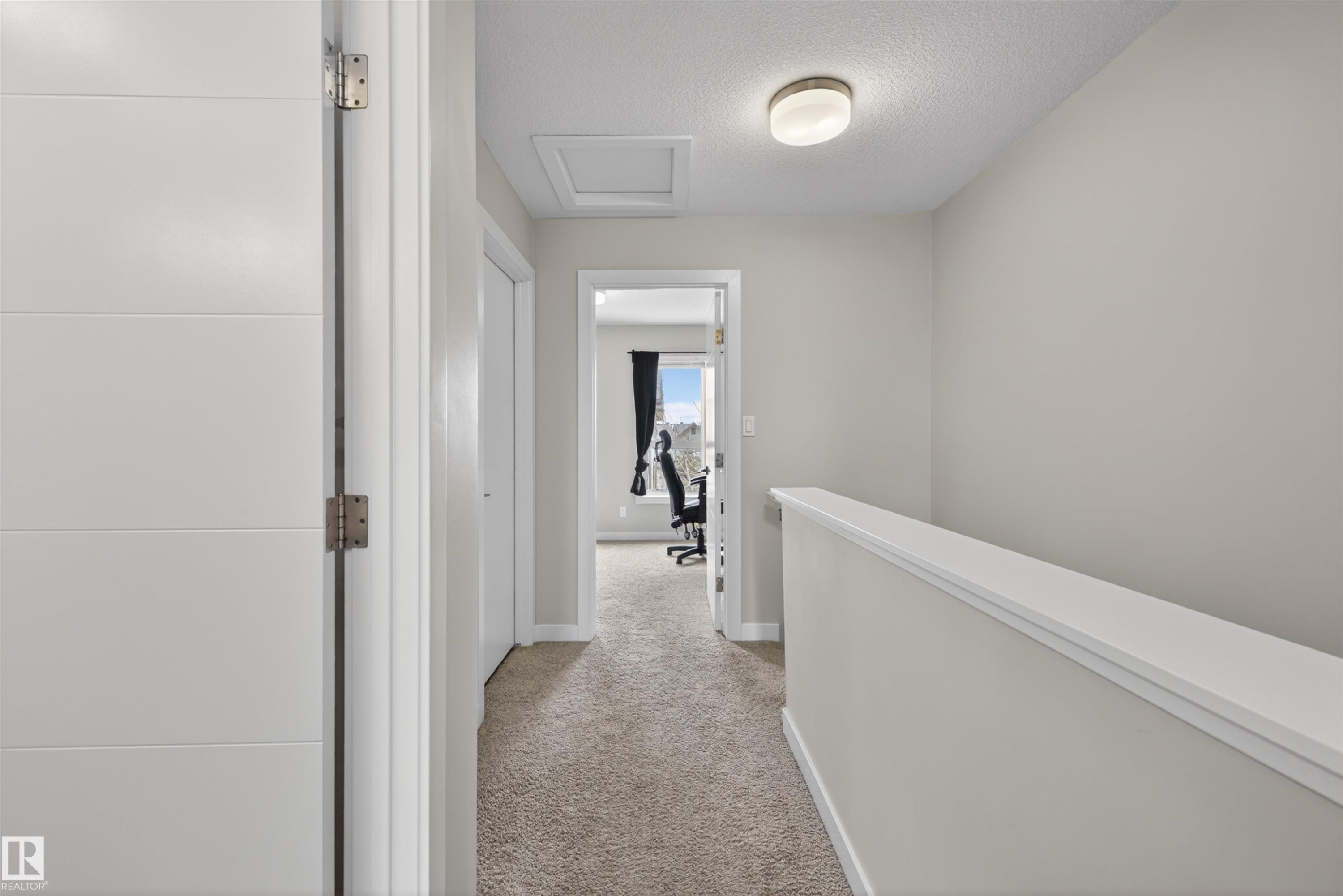 8 2560 Pegasus Boulevard, Edmonton, AB - Indoor Photo Showing Other Room