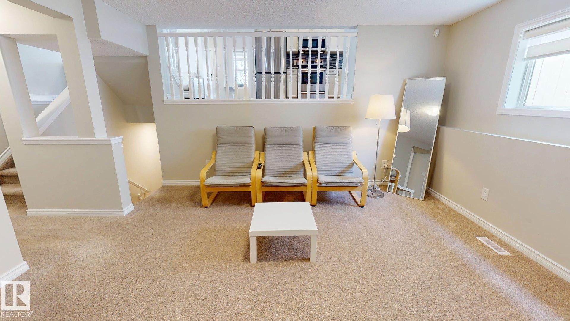 2078 Tanner Wynd, Edmonton, AB - Indoor Photo Showing Other Room